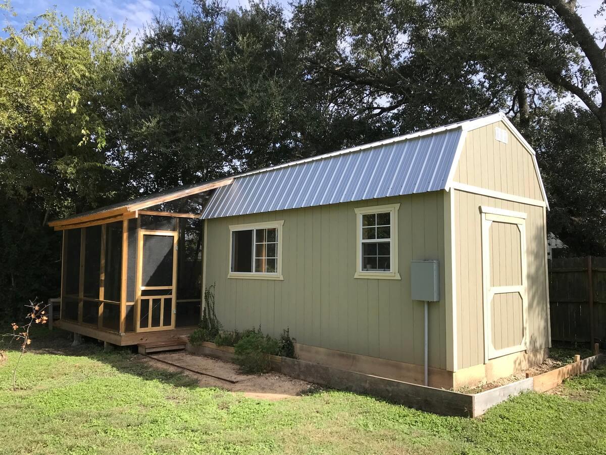 740 Trinity St # Backyard Studio Apt, Lockhart, TX 78644