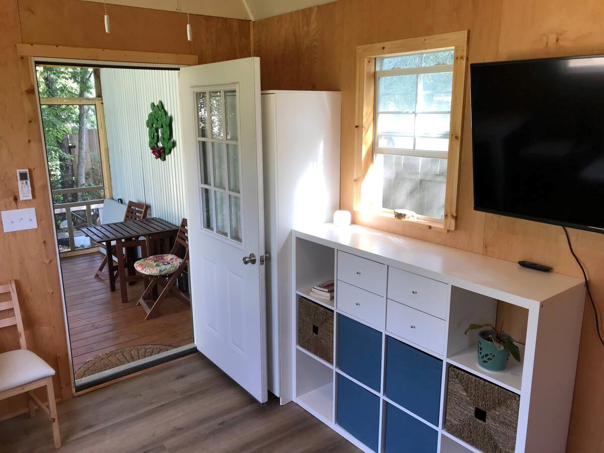 740 Trinity St # Backyard Studio Apt, Lockhart, TX 78644