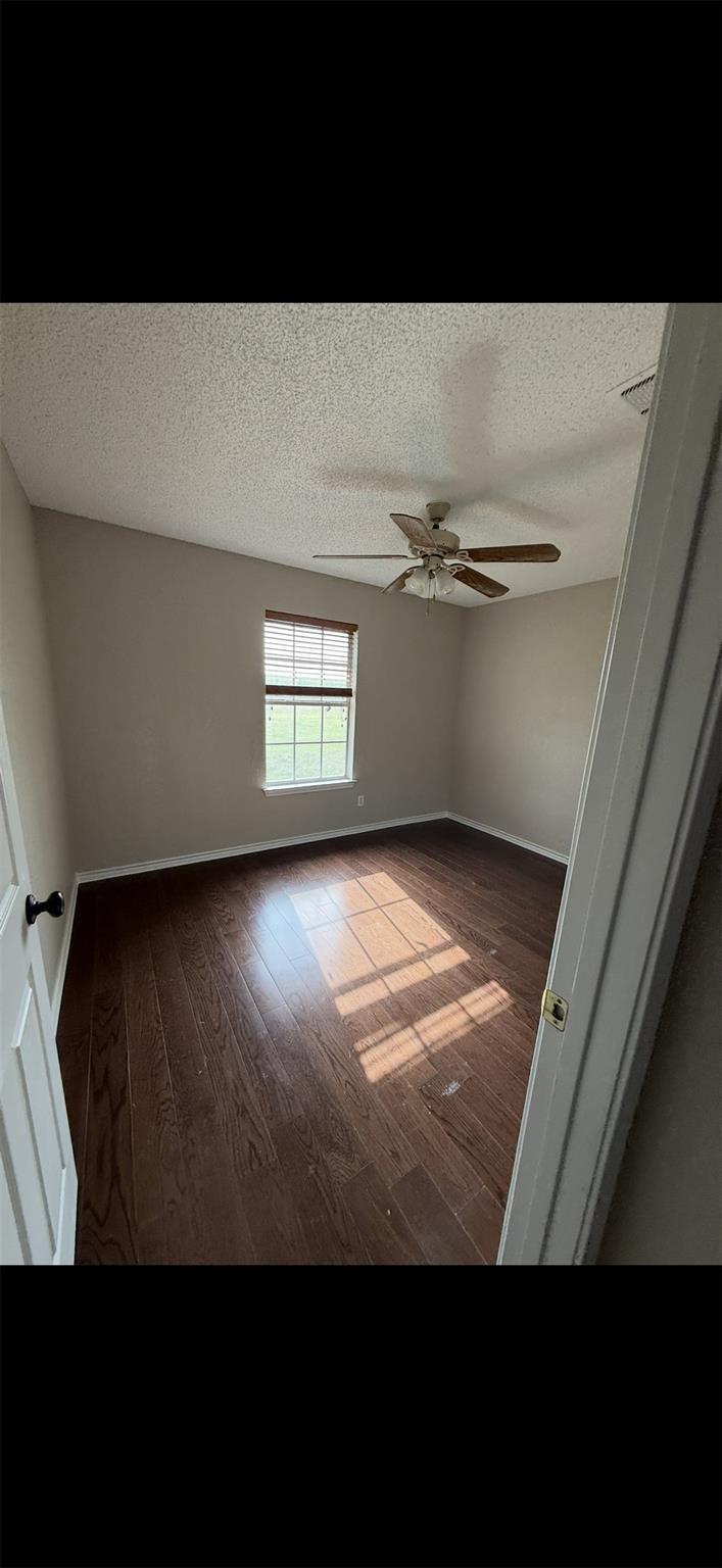 401 County Road 216, Jarrell, TX 76537