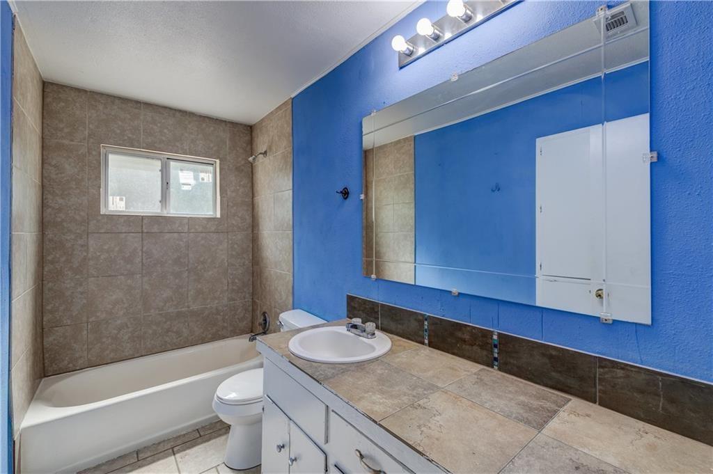 1006 Fiesta St # A, Austin, TX 78702