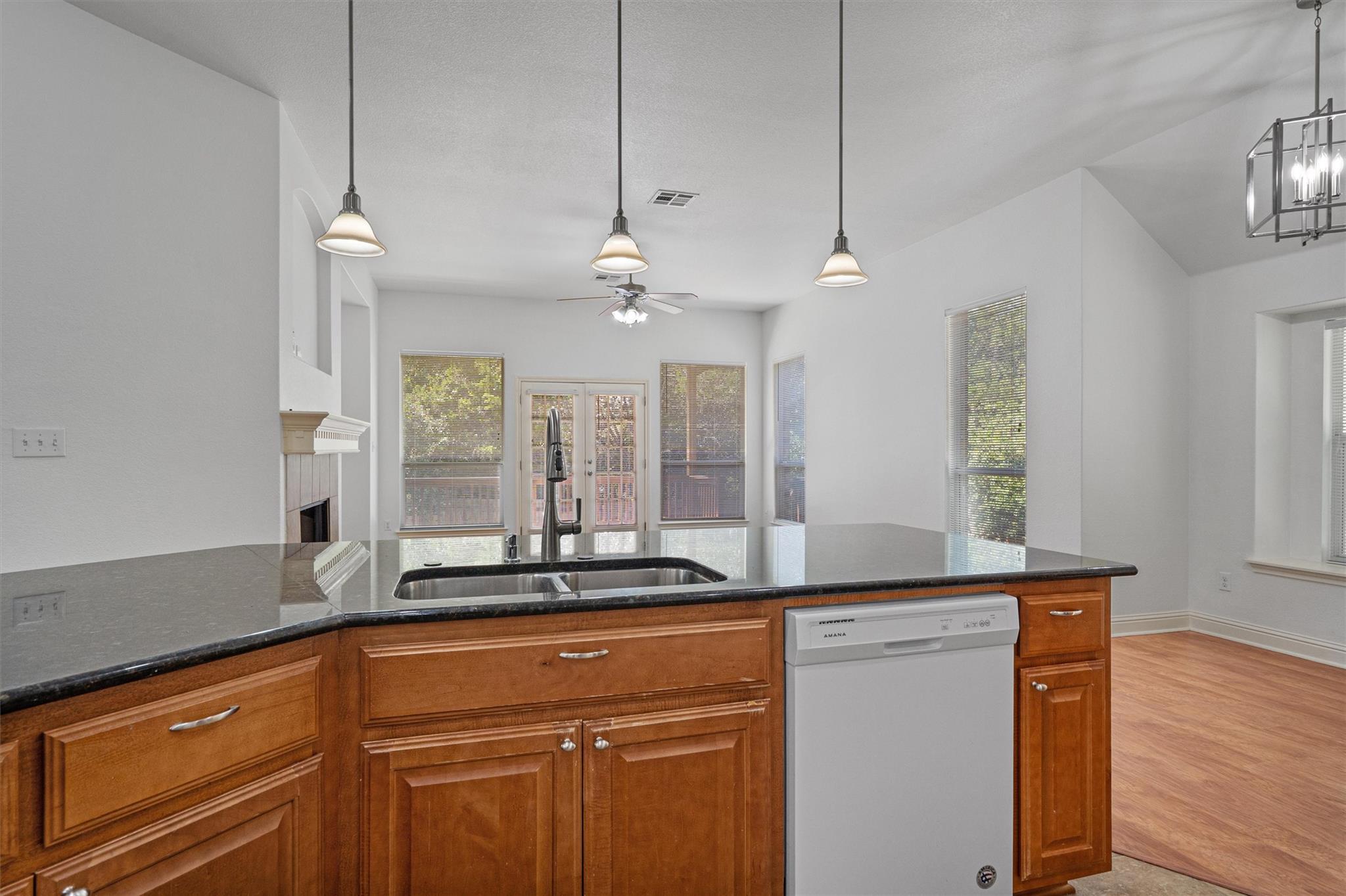 151 Courtland Cir, Austin, TX 78737