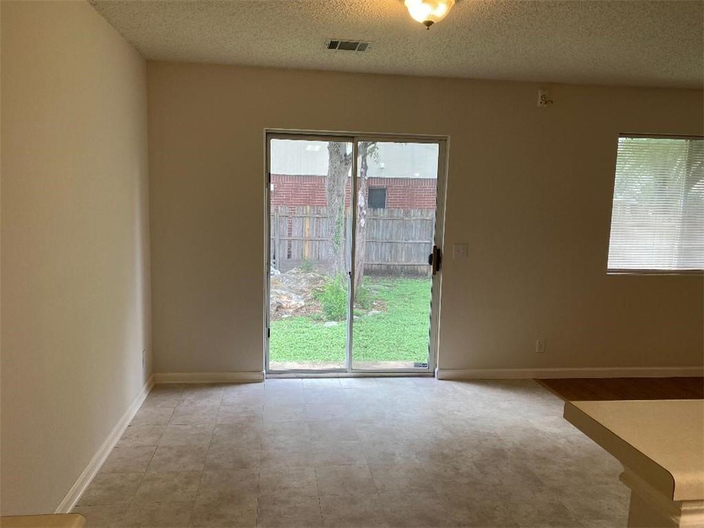 4000 Barlow Dr, Round Rock, TX 78681