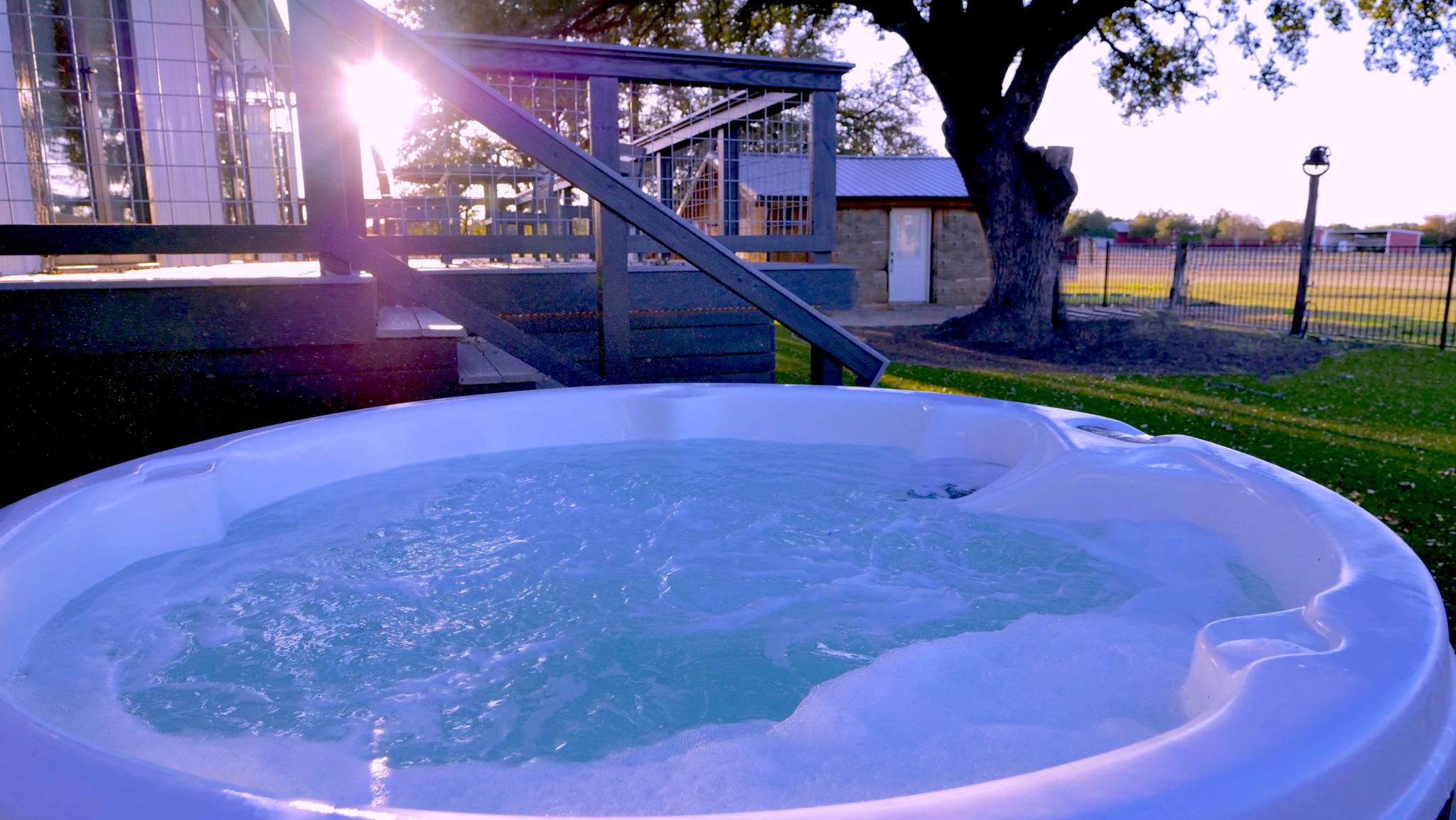 1115 County Road 414, Spicewood, TX 78669