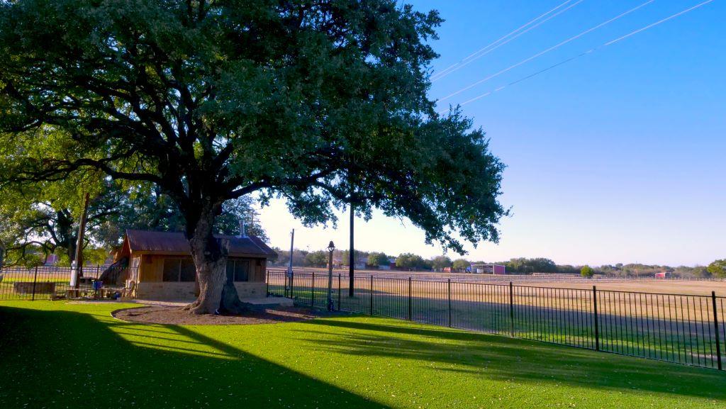 1115 County Road 414, Spicewood, TX 78669