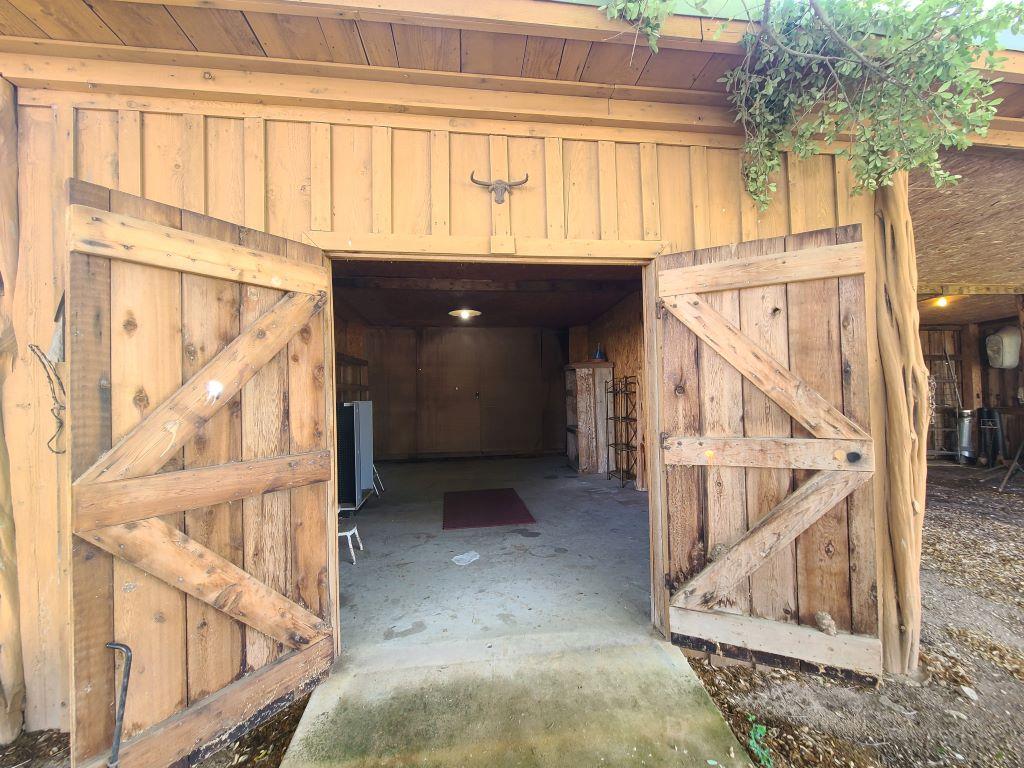 1115 County Road 414, Spicewood, TX 78669