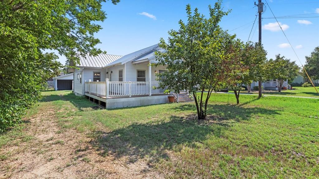 633 Academy St, Blanco, TX 78606