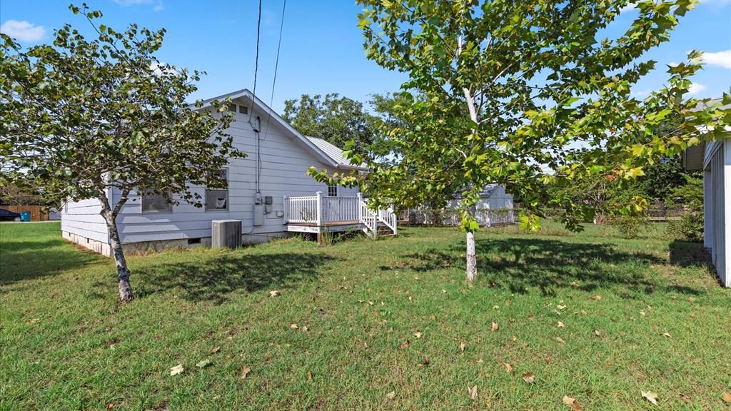 633 Academy St, Blanco, TX 78606