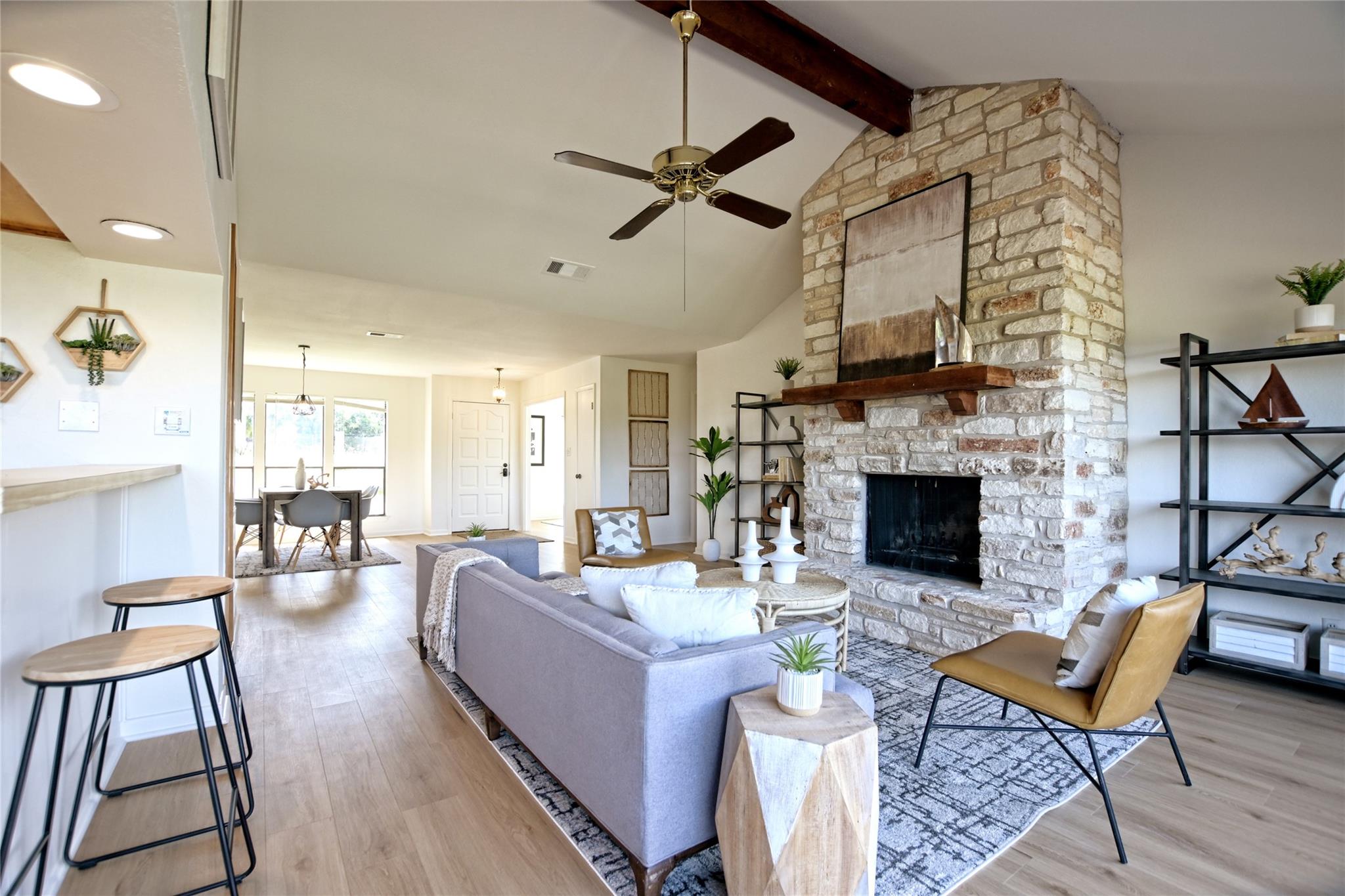 302 Seawind St, Lakeway, TX 78734