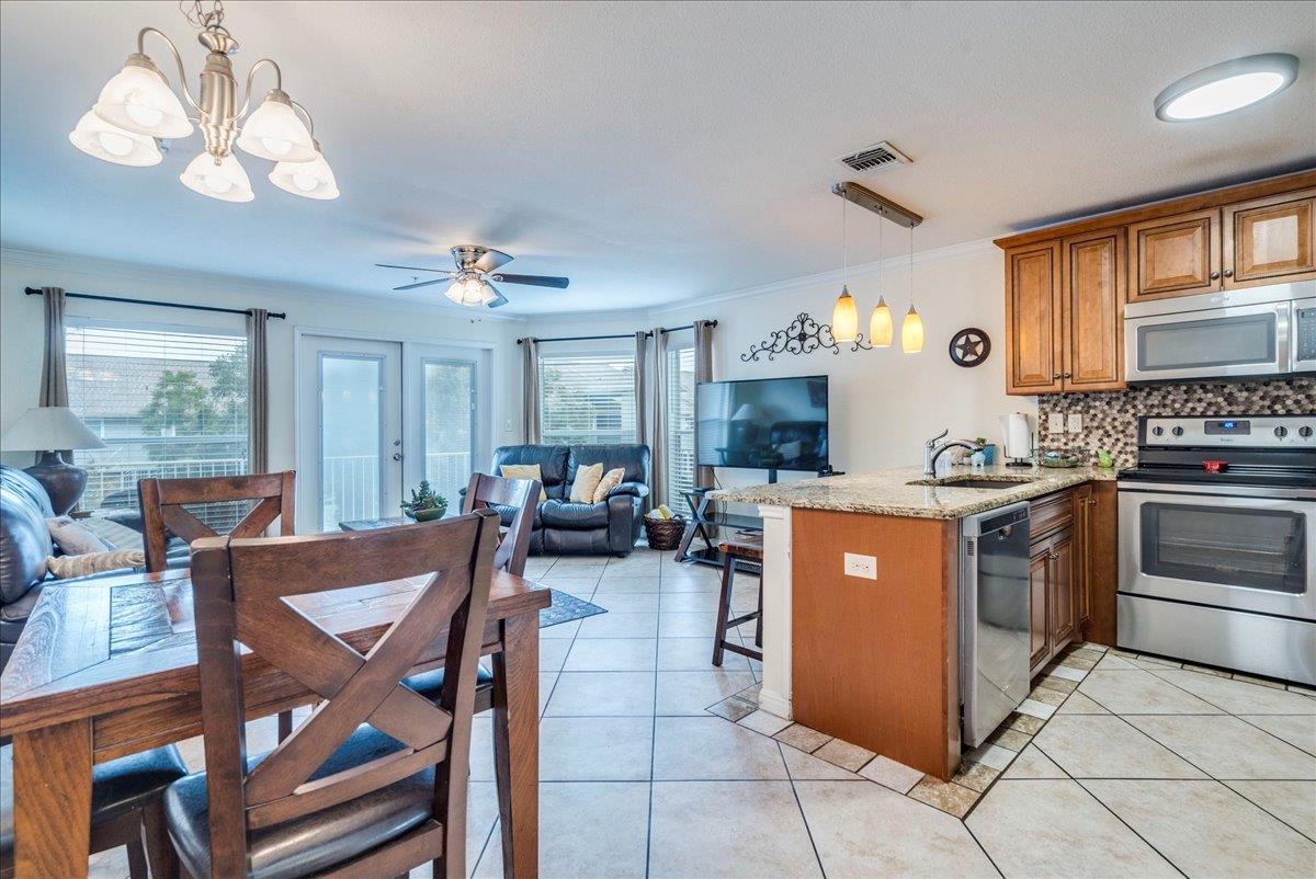 730 E Mather St # L 303, New Braunfels, TX 78130