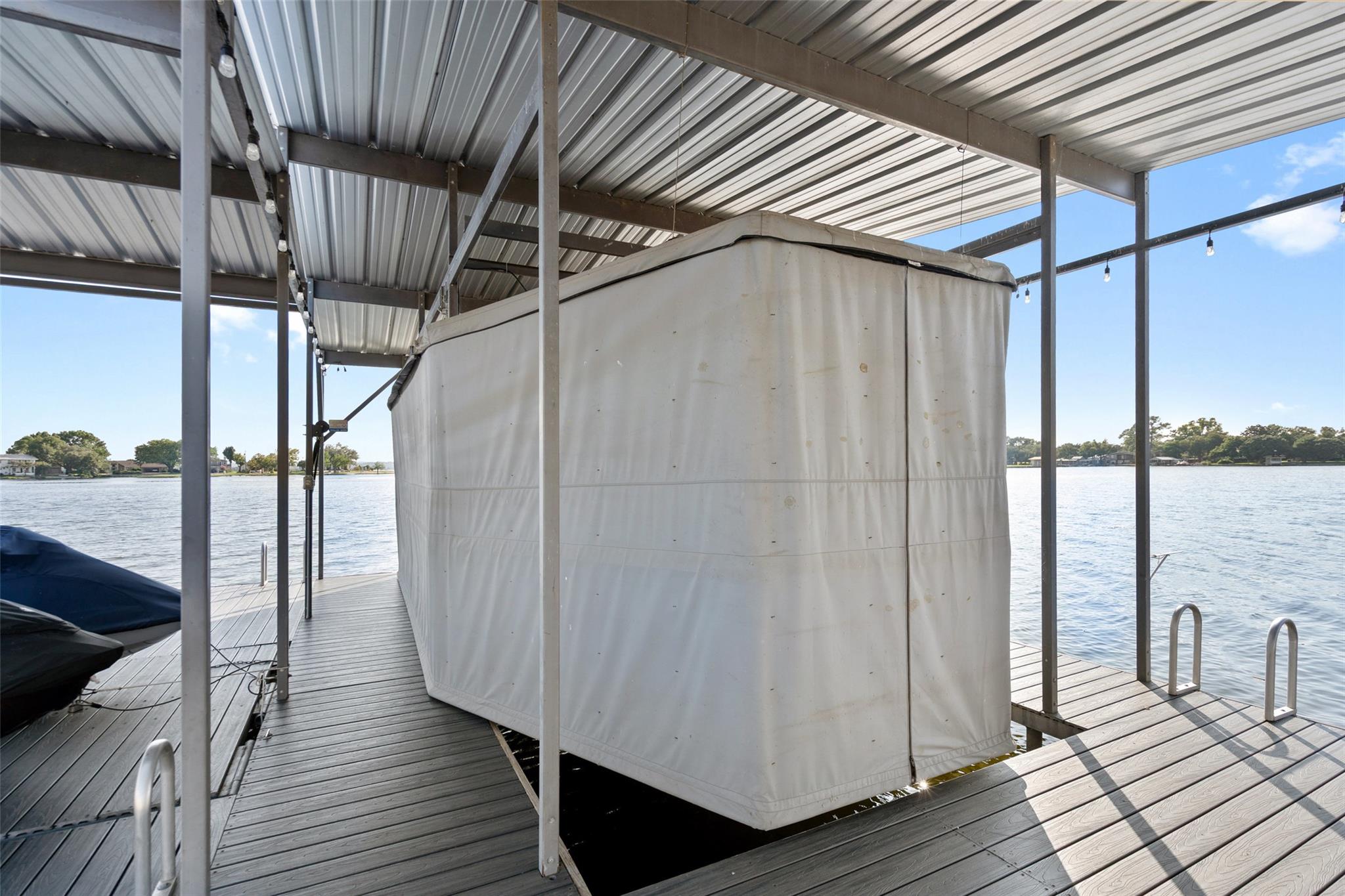 1526 Hilltop Dr, Granite Shoals, TX 78654