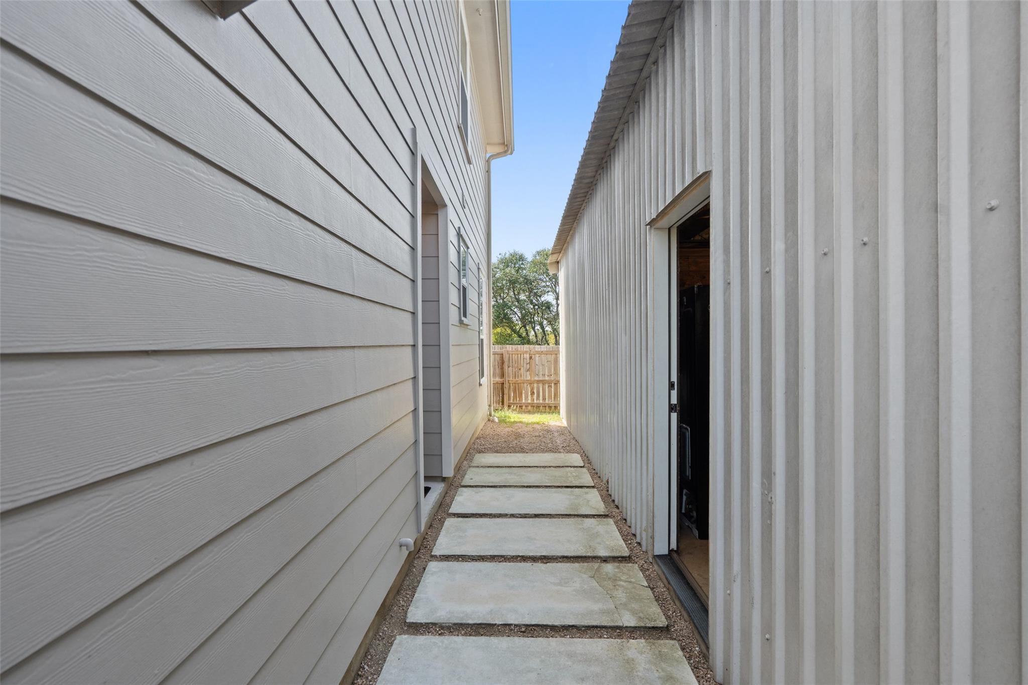 1526 Hilltop Dr, Granite Shoals, TX 78654