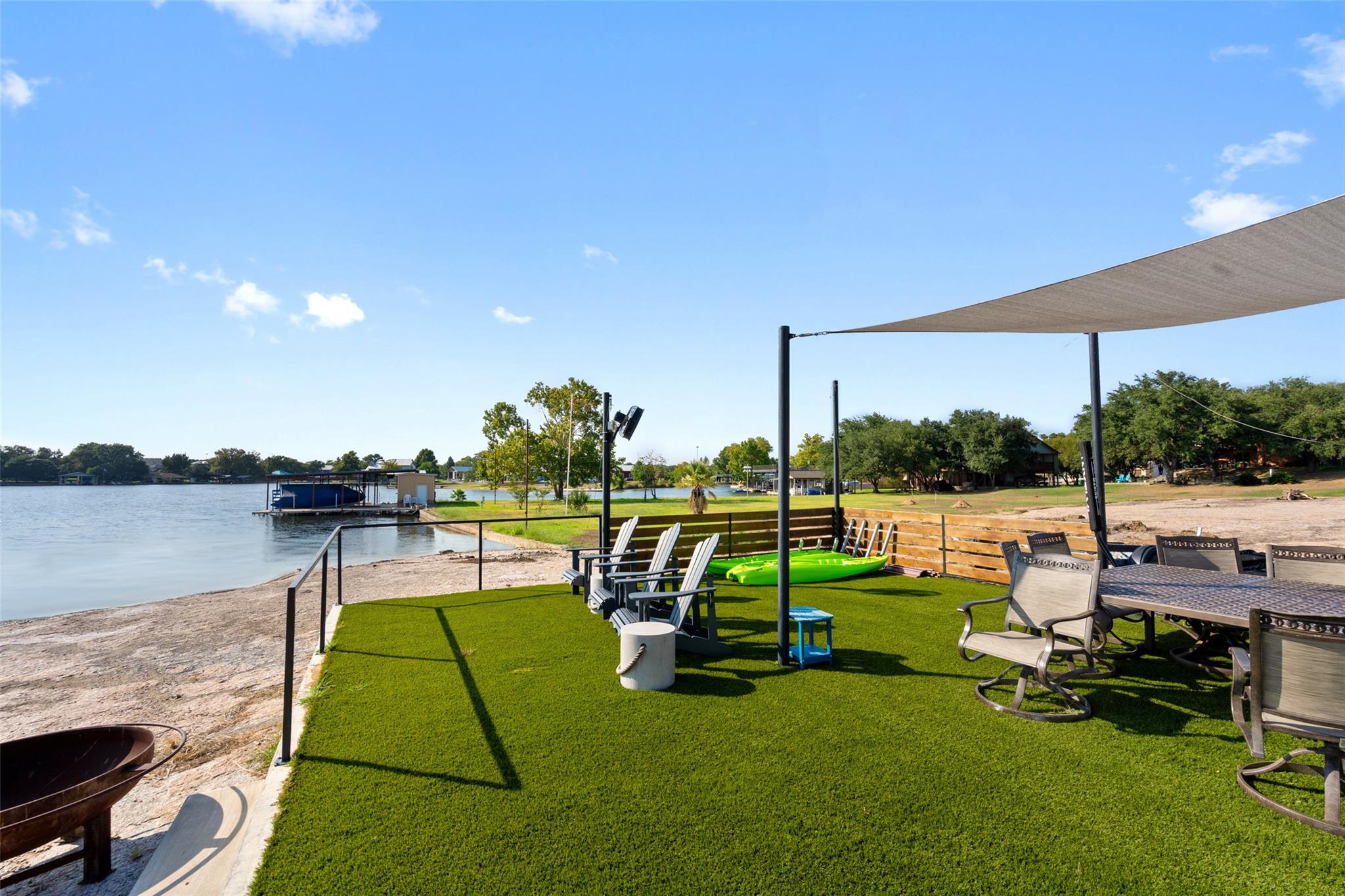 1526 Hilltop Dr, Granite Shoals, TX 78654