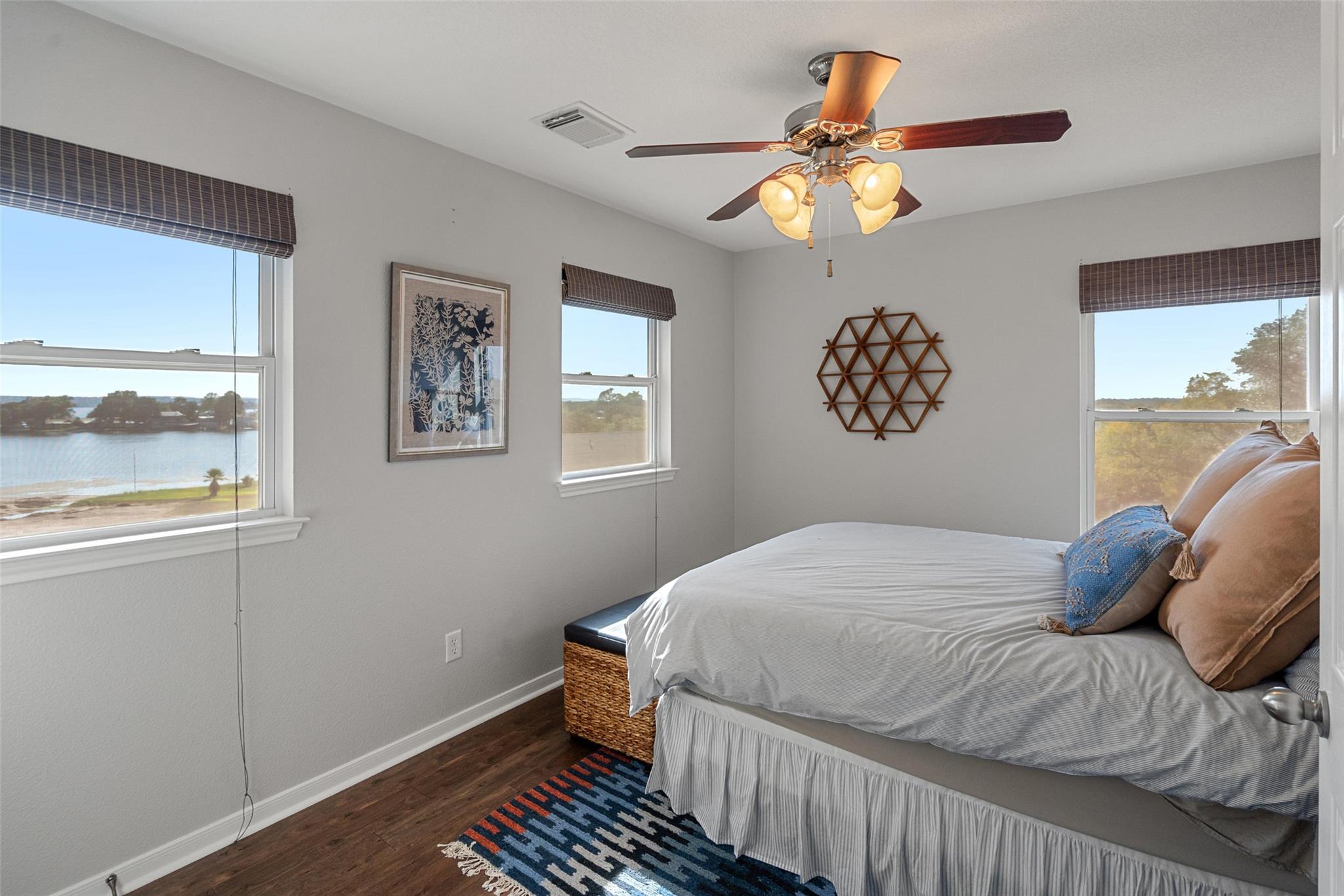 1526 Hilltop Dr, Granite Shoals, TX 78654