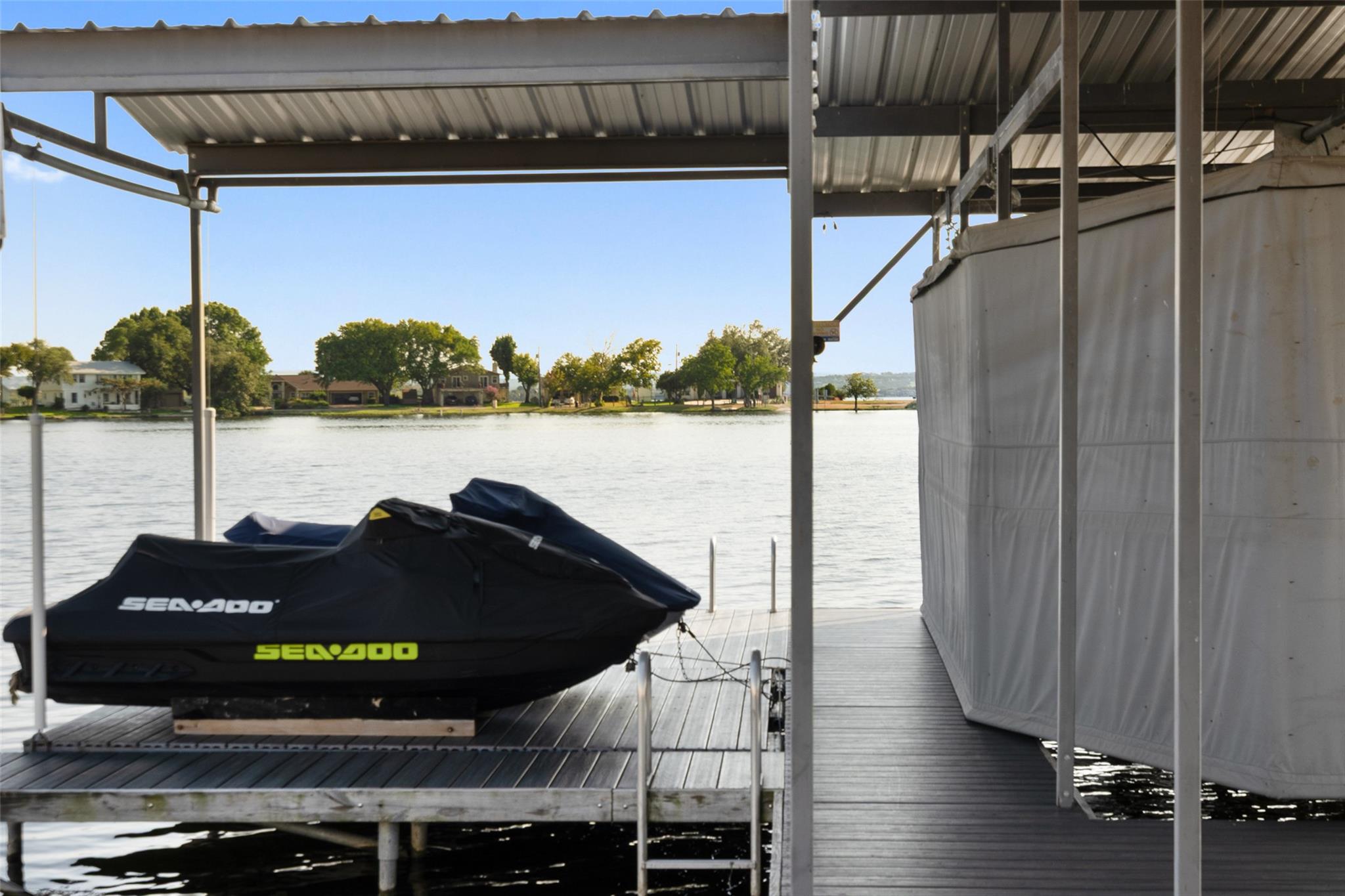 1526 Hilltop Dr, Granite Shoals, TX 78654