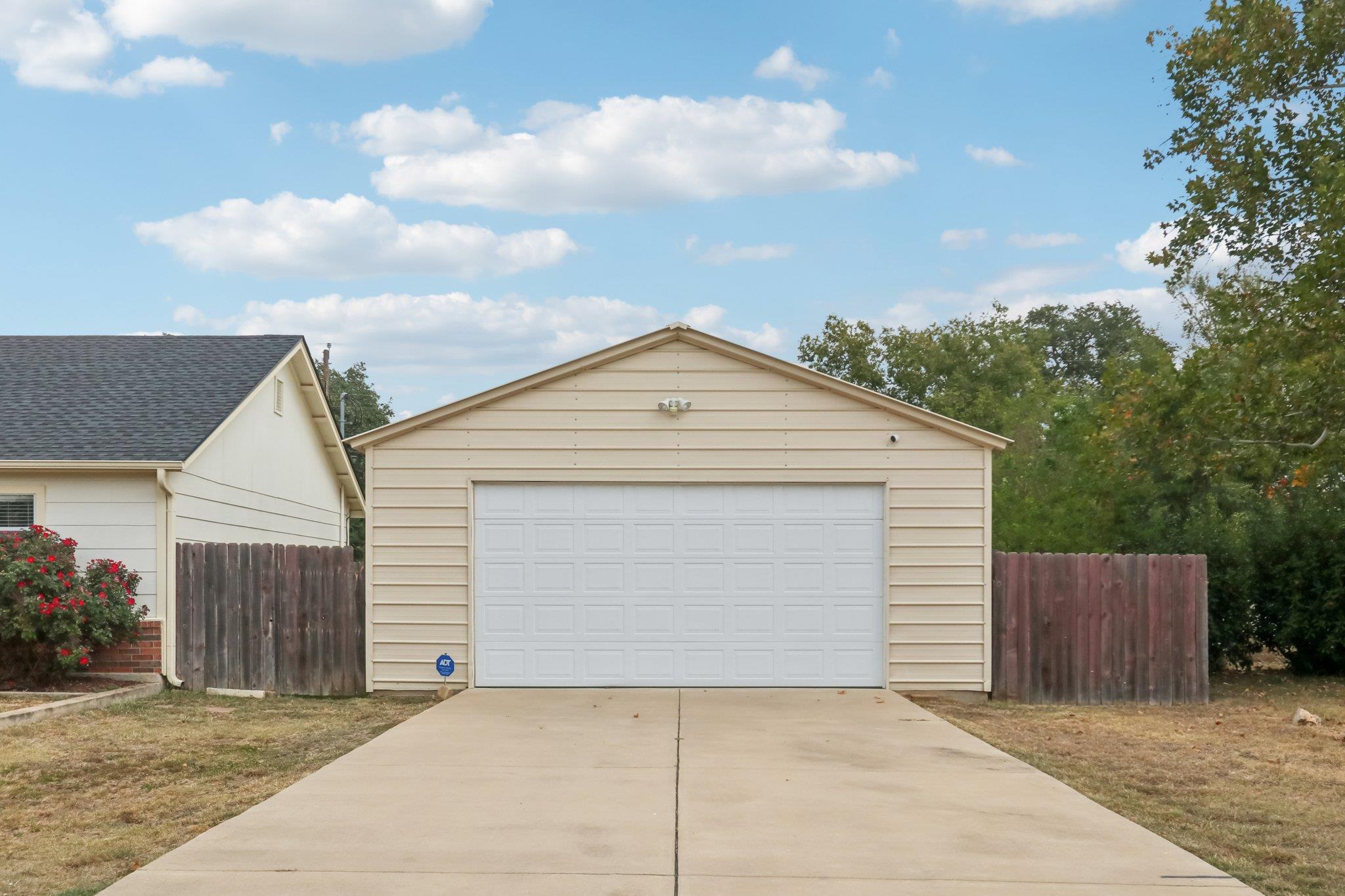 681 W South St, Bertram, TX 78605