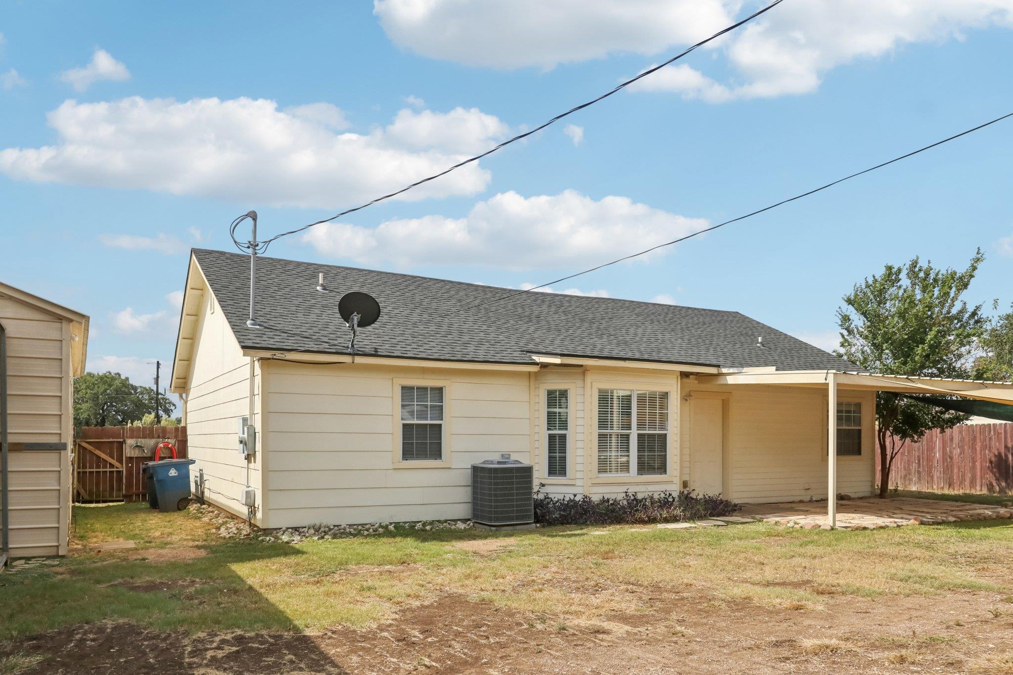 681 W South St, Bertram, TX 78605