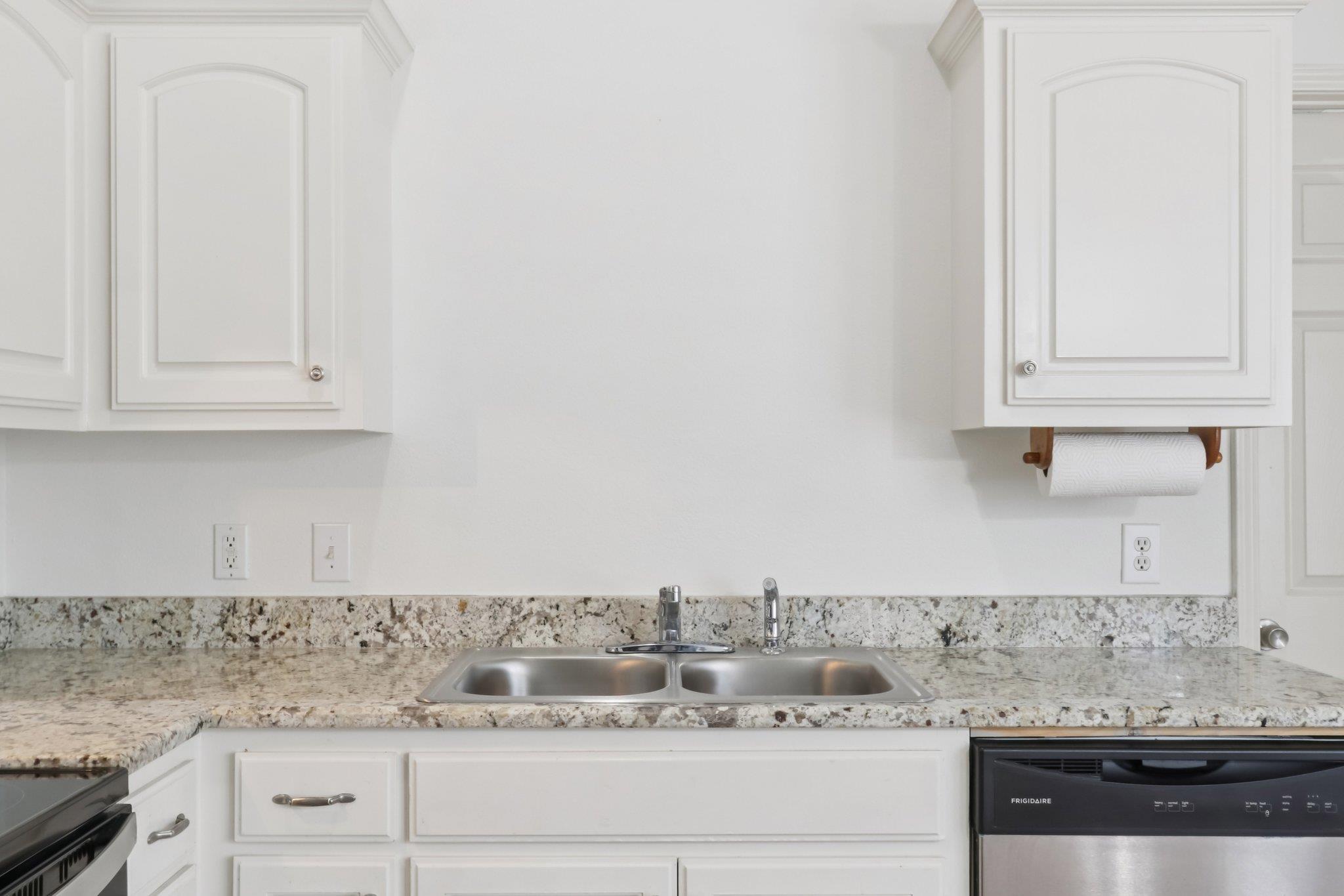 681 W South St, Bertram, TX 78605