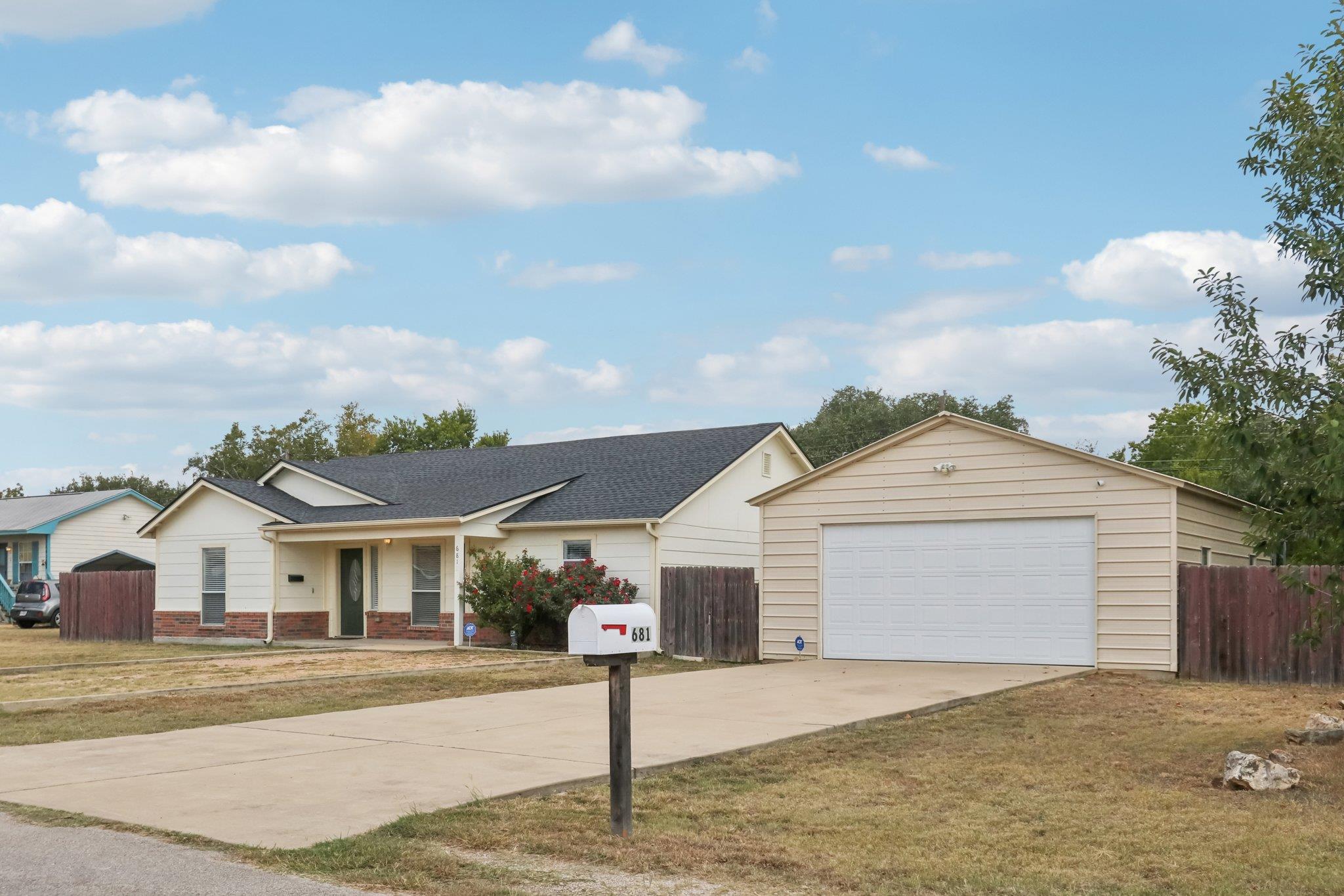 681 W South St, Bertram, TX 78605