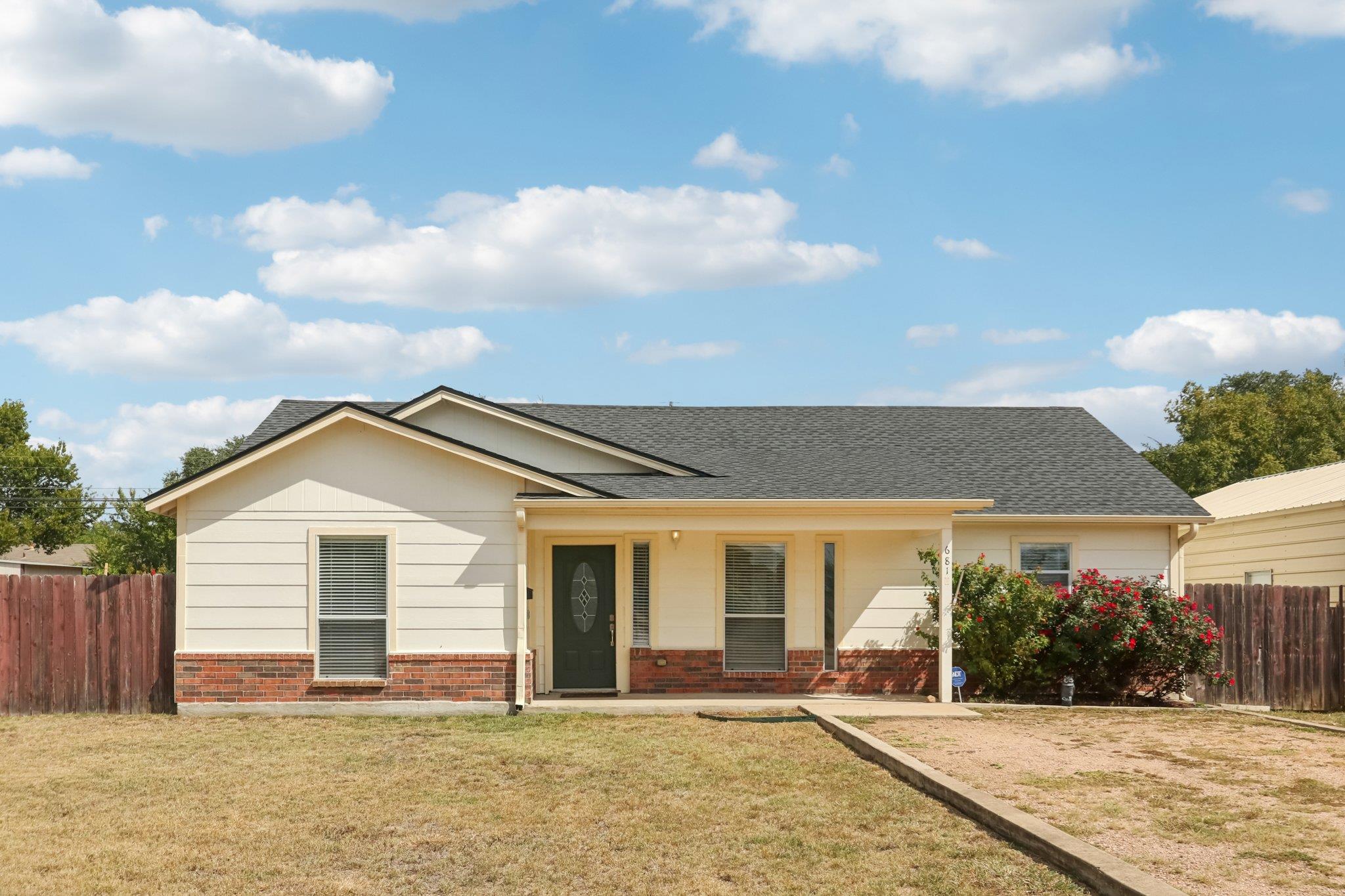 681 W South St, Bertram, TX 78605