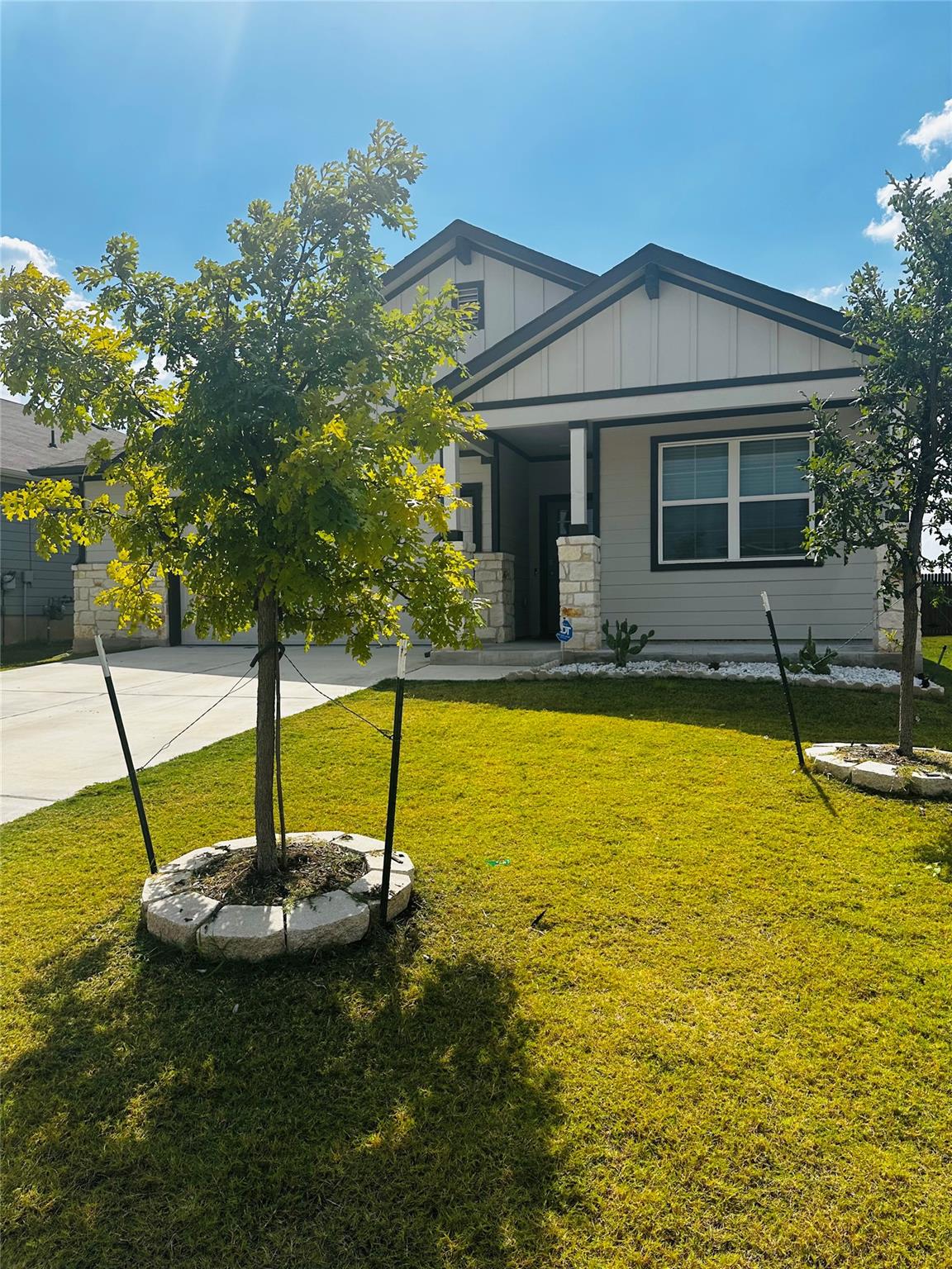 94 Barton Creek Ln, Hutto, TX 78634