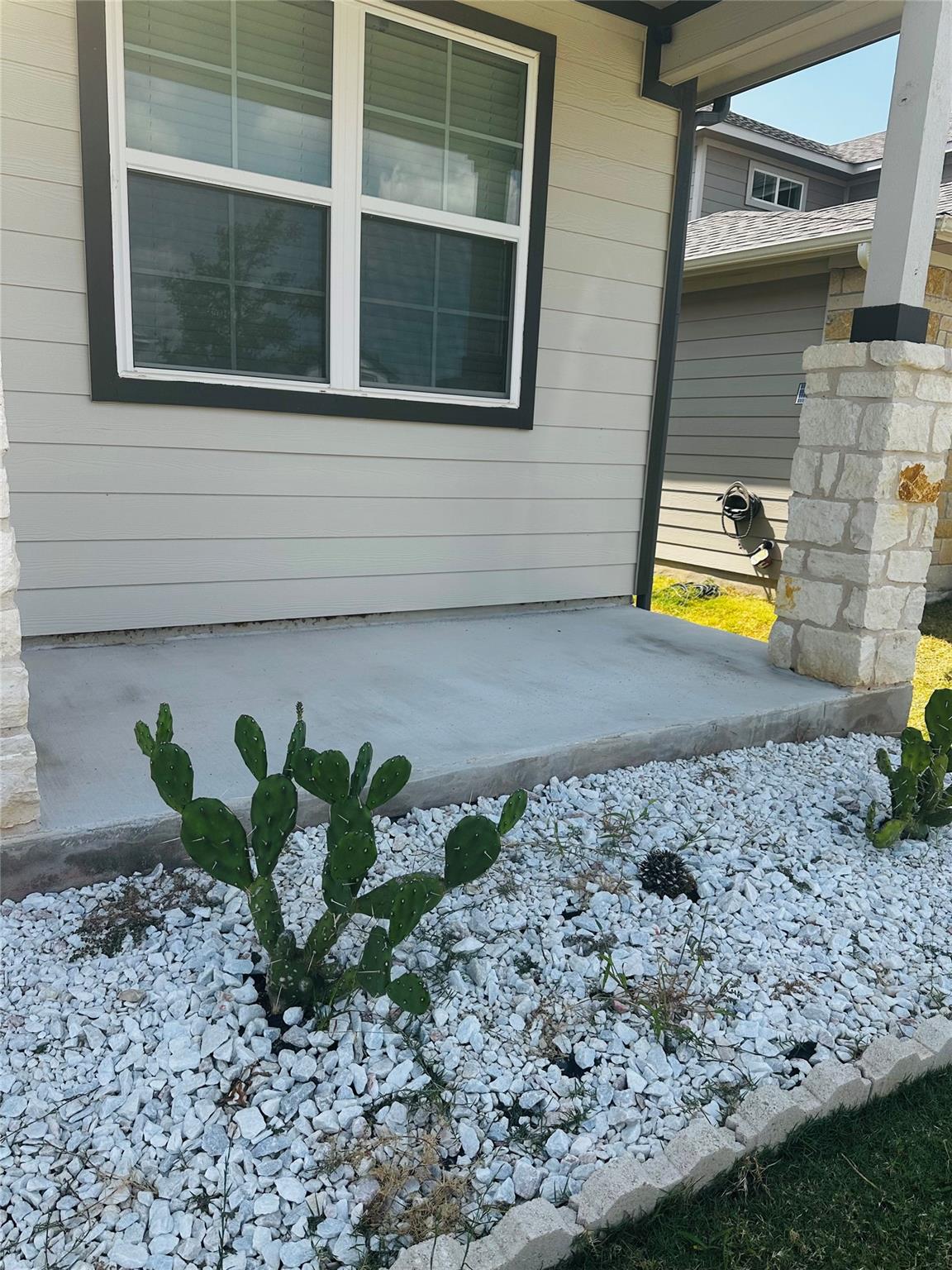 94 Barton Creek Ln, Hutto, TX 78634