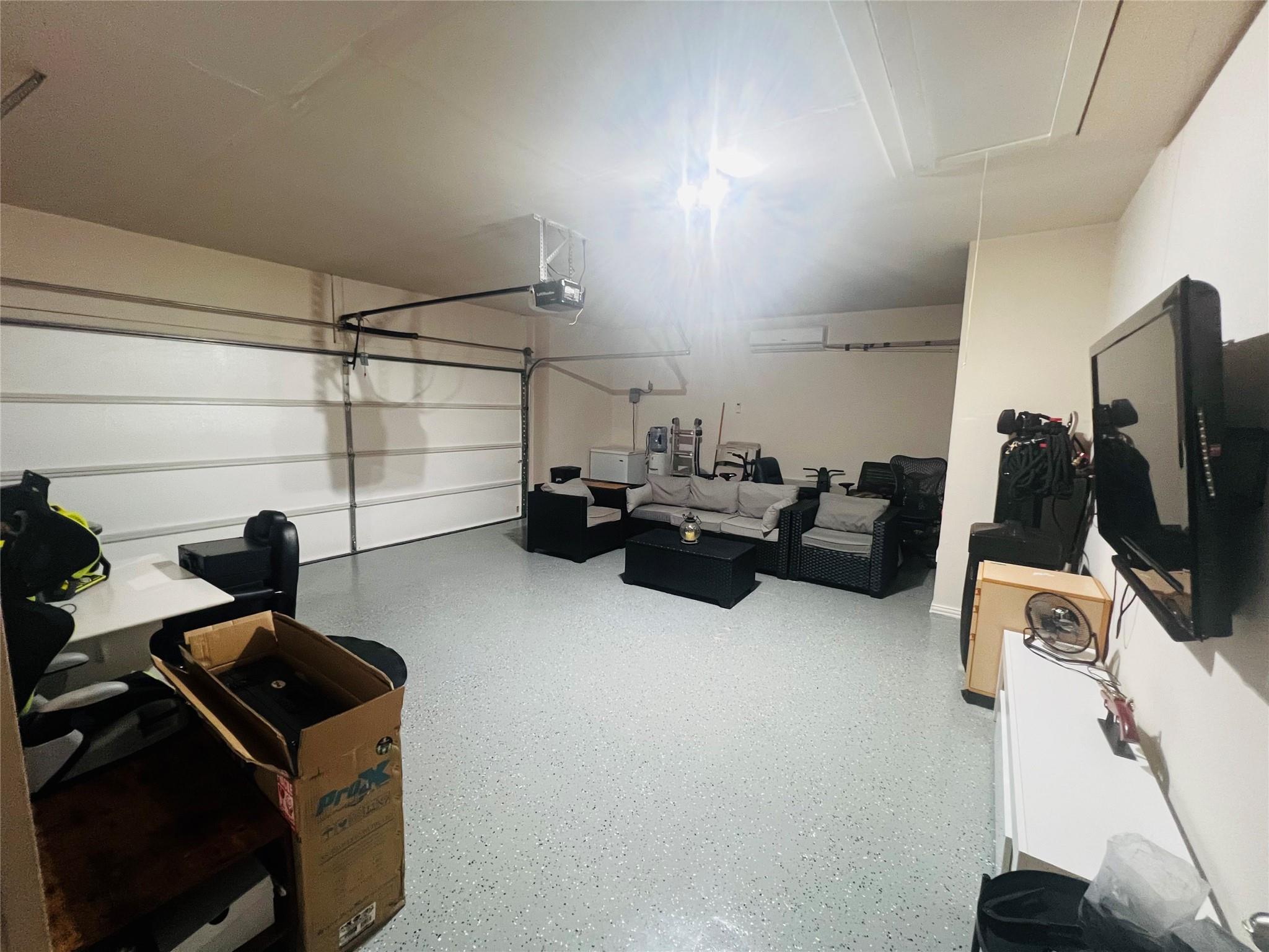 94 Barton Creek Ln, Hutto, TX 78634