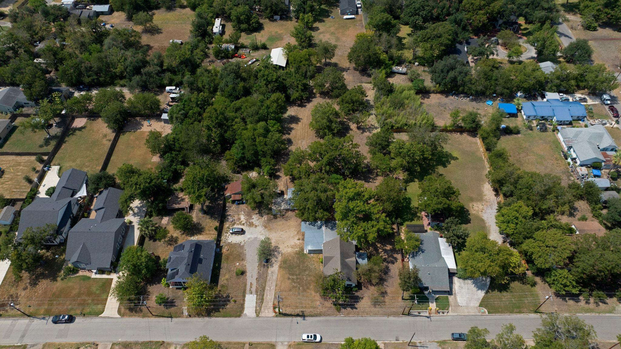 905 Kimbro St, Taylor, TX 76574