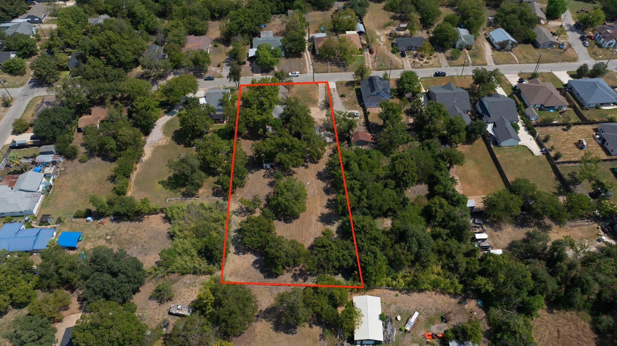 905 Kimbro St, Taylor, TX 76574