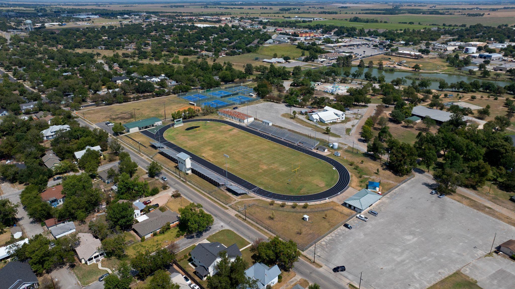 905 Kimbro St, Taylor, TX 76574