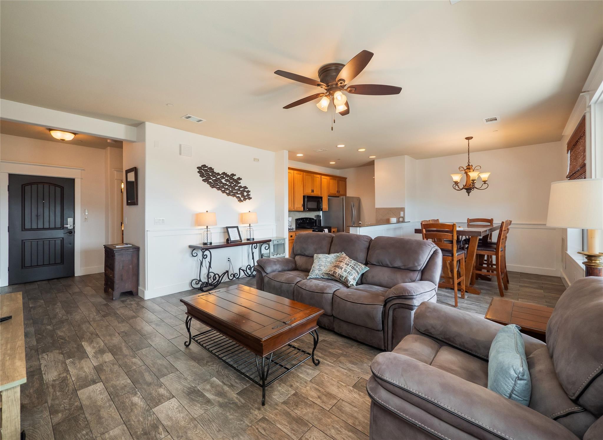 17808 Maritime Point Pt # 202, Jonestown, TX 78645