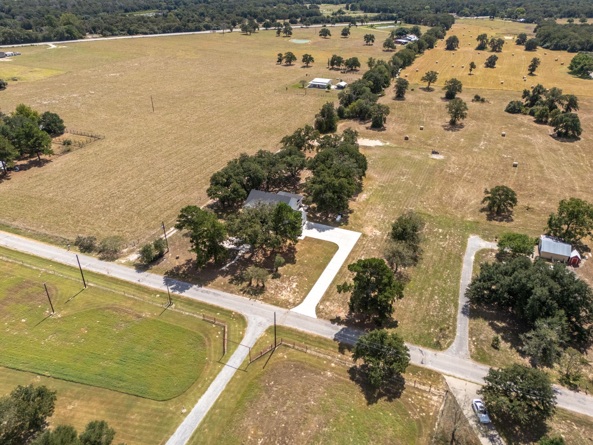 1145 W County Road 415, Lexington, TX 78947