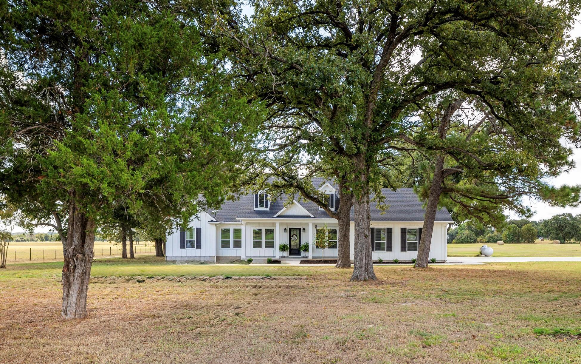 1145 W County Road 415, Lexington, TX 78947