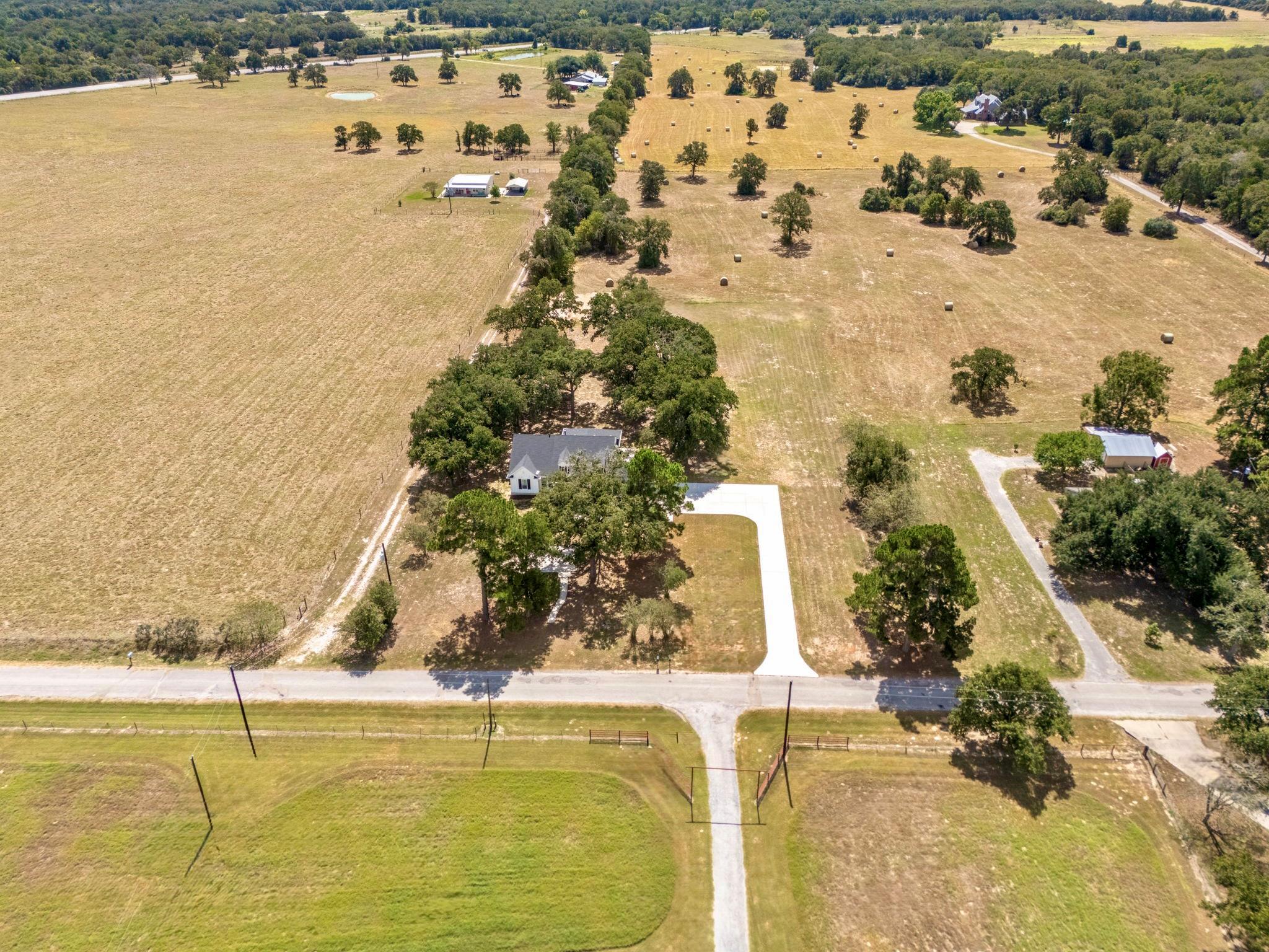 1145 W County Road 415, Lexington, TX 78947