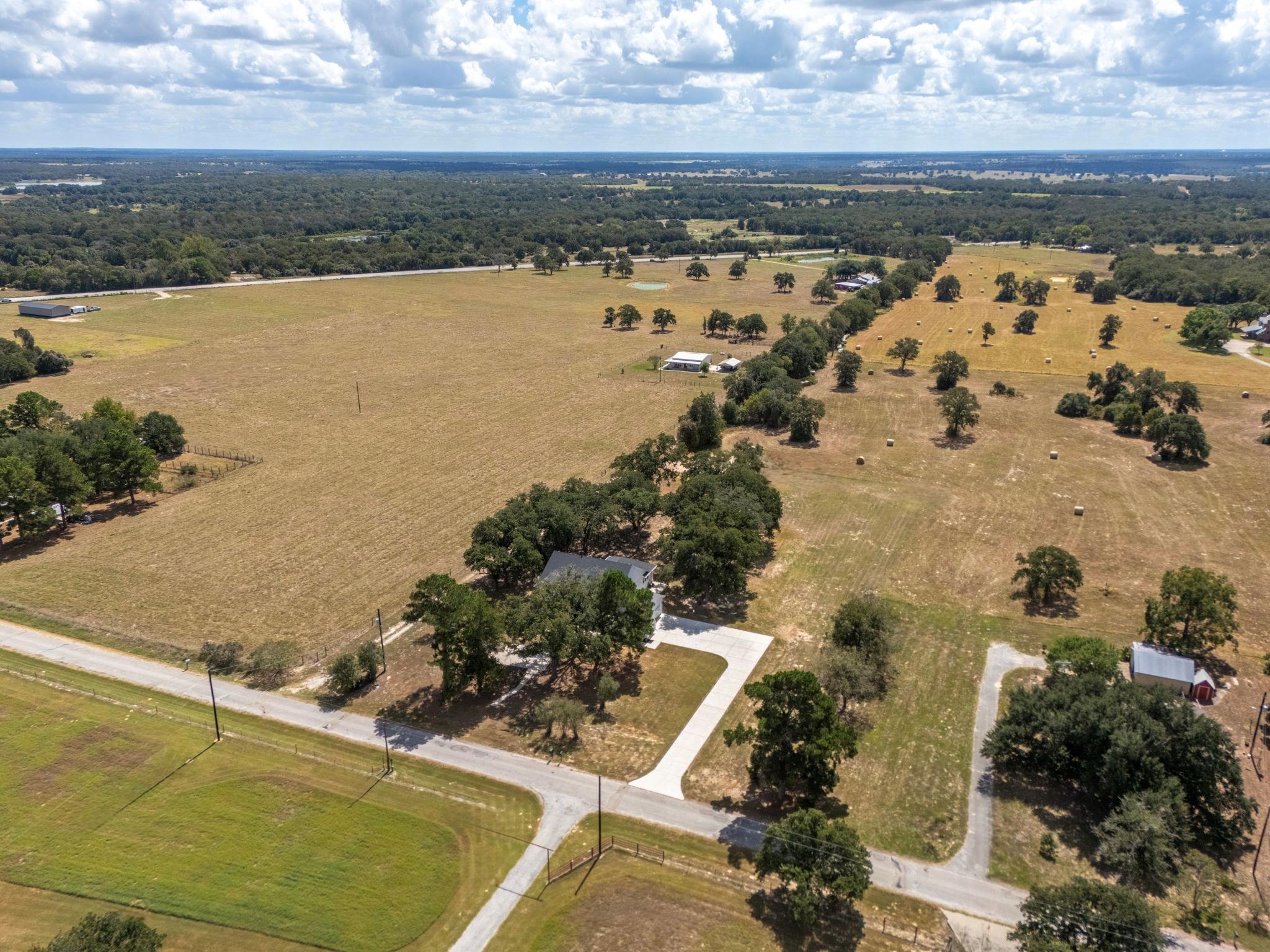 1145 W County Road 415, Lexington, TX 78947