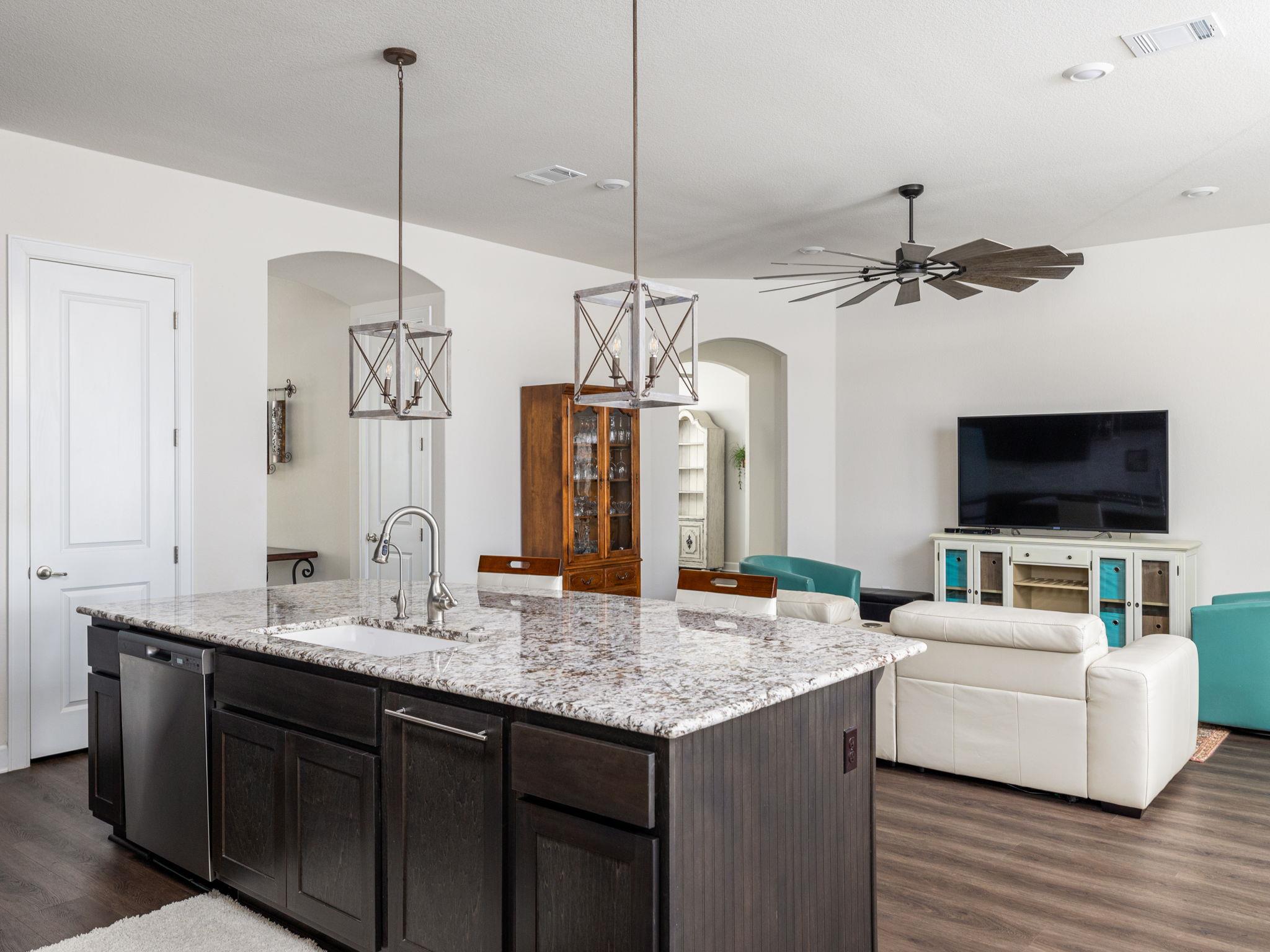 1145 W County Road 415, Lexington, TX 78947