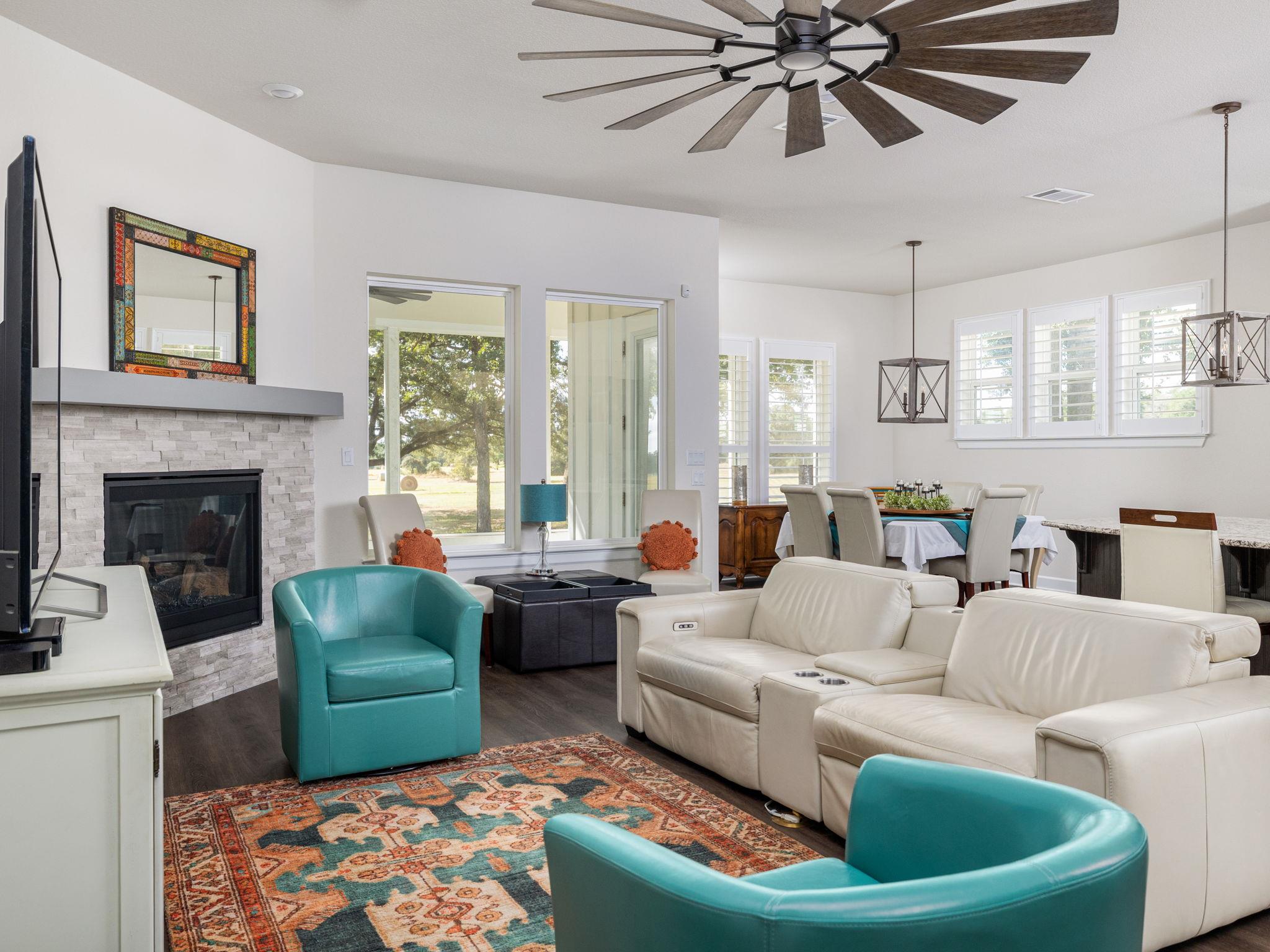 1145 W County Road 415, Lexington, TX 78947