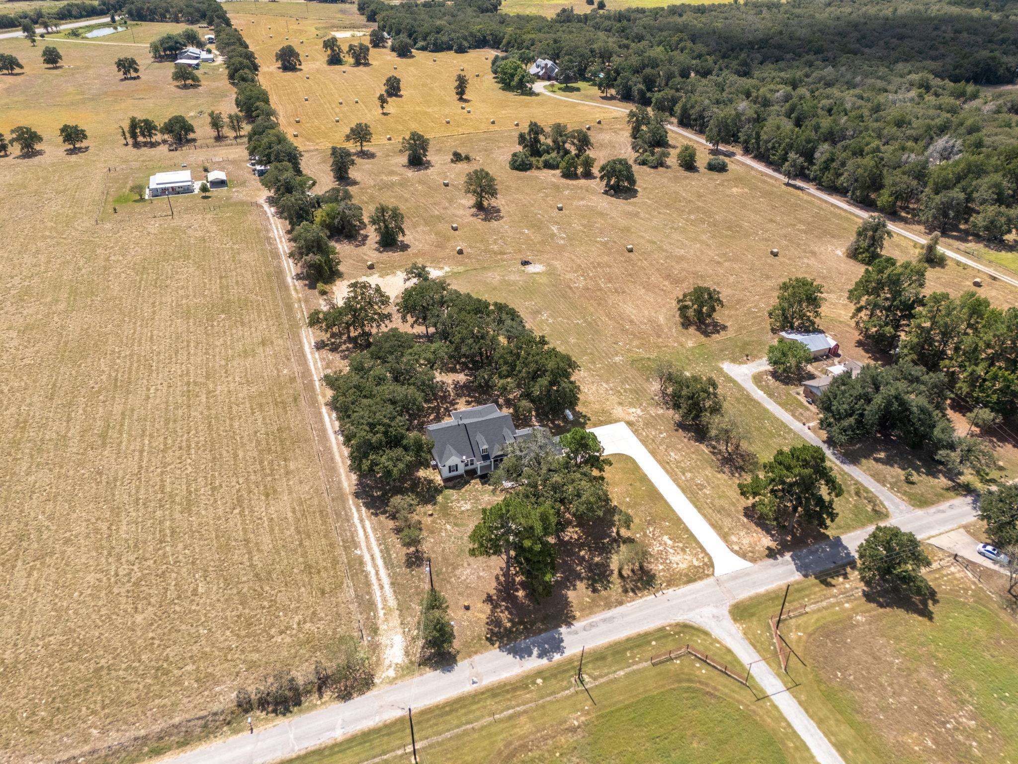 1145 W County Road 415, Lexington, TX 78947