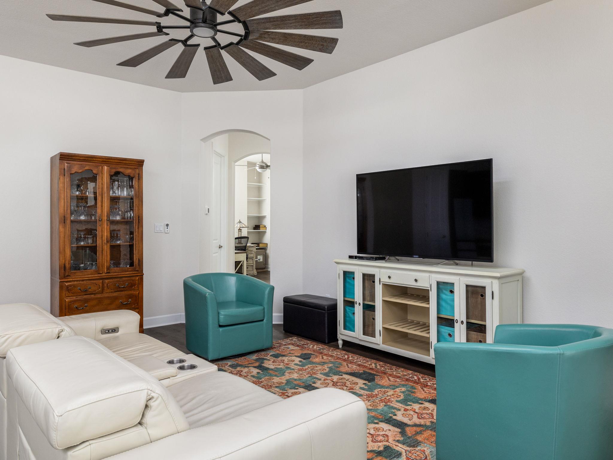 1145 W County Road 415, Lexington, TX 78947