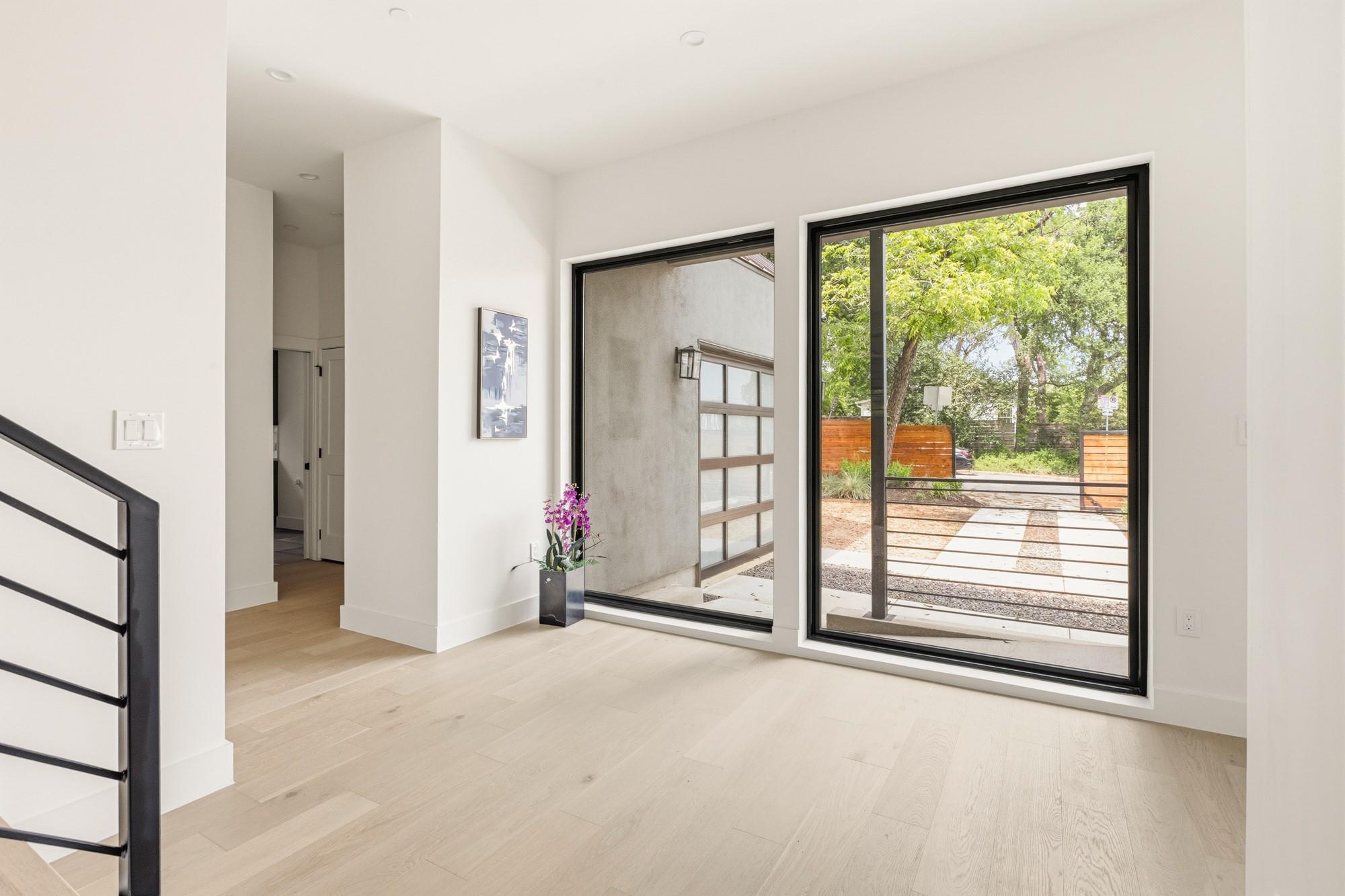 2300 Bluebonnet Ln, Austin, TX 78704