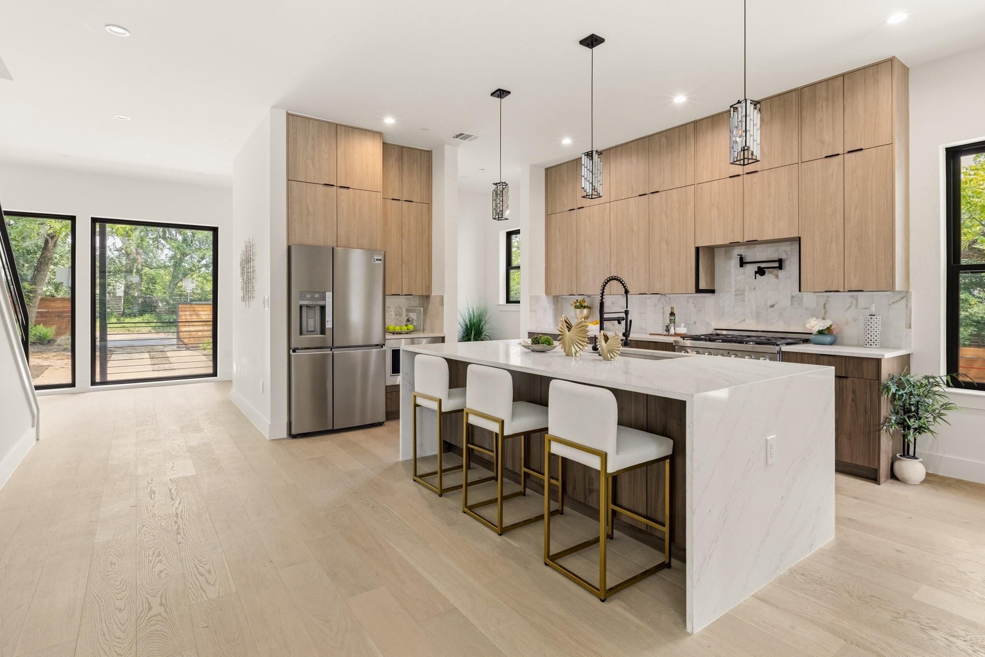 2300 Bluebonnet Ln, Austin, TX 78704