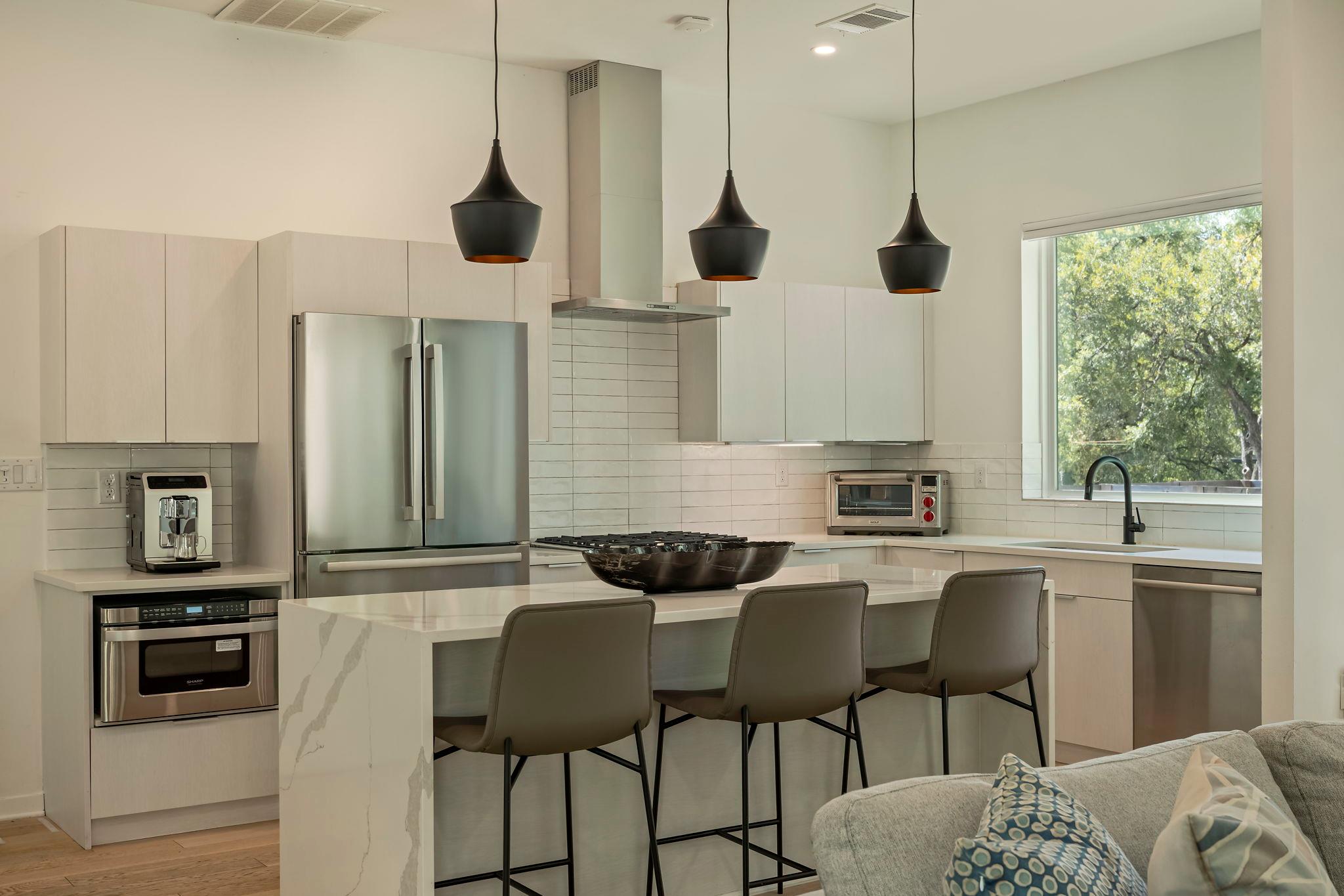 910 Nalide St # B, Austin, TX 78745