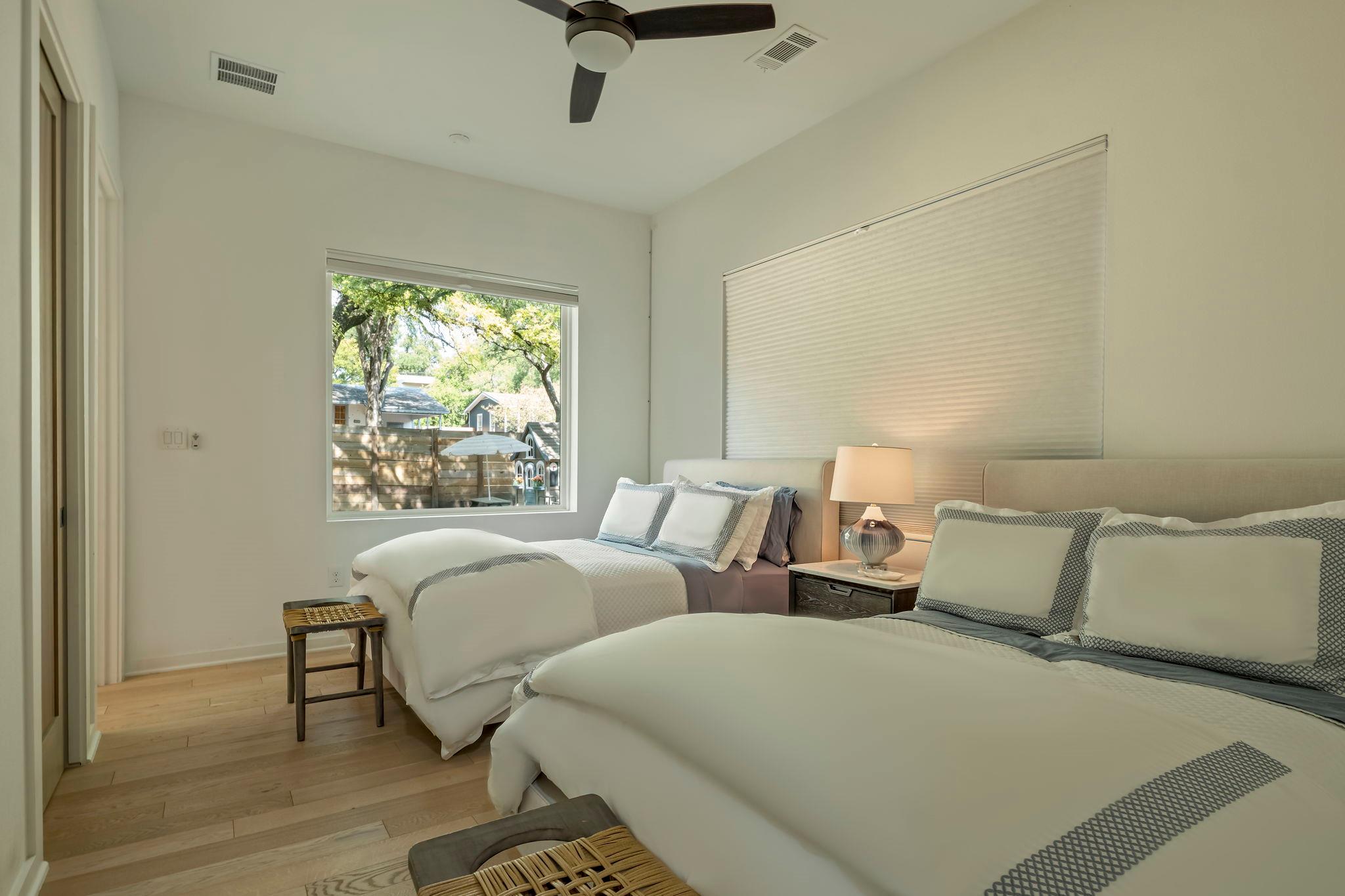 910 Nalide St # B, Austin, TX 78745