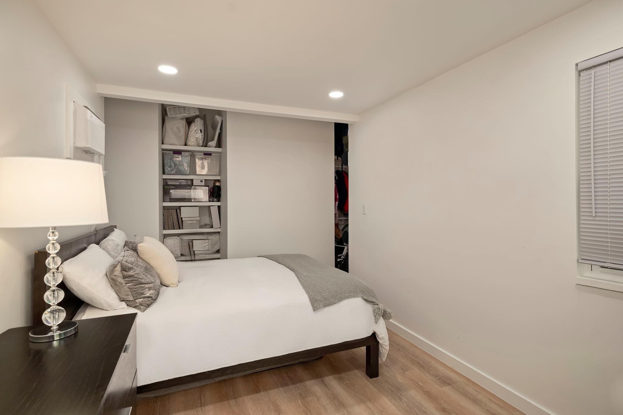 910 Nalide St # B, Austin, TX 78745