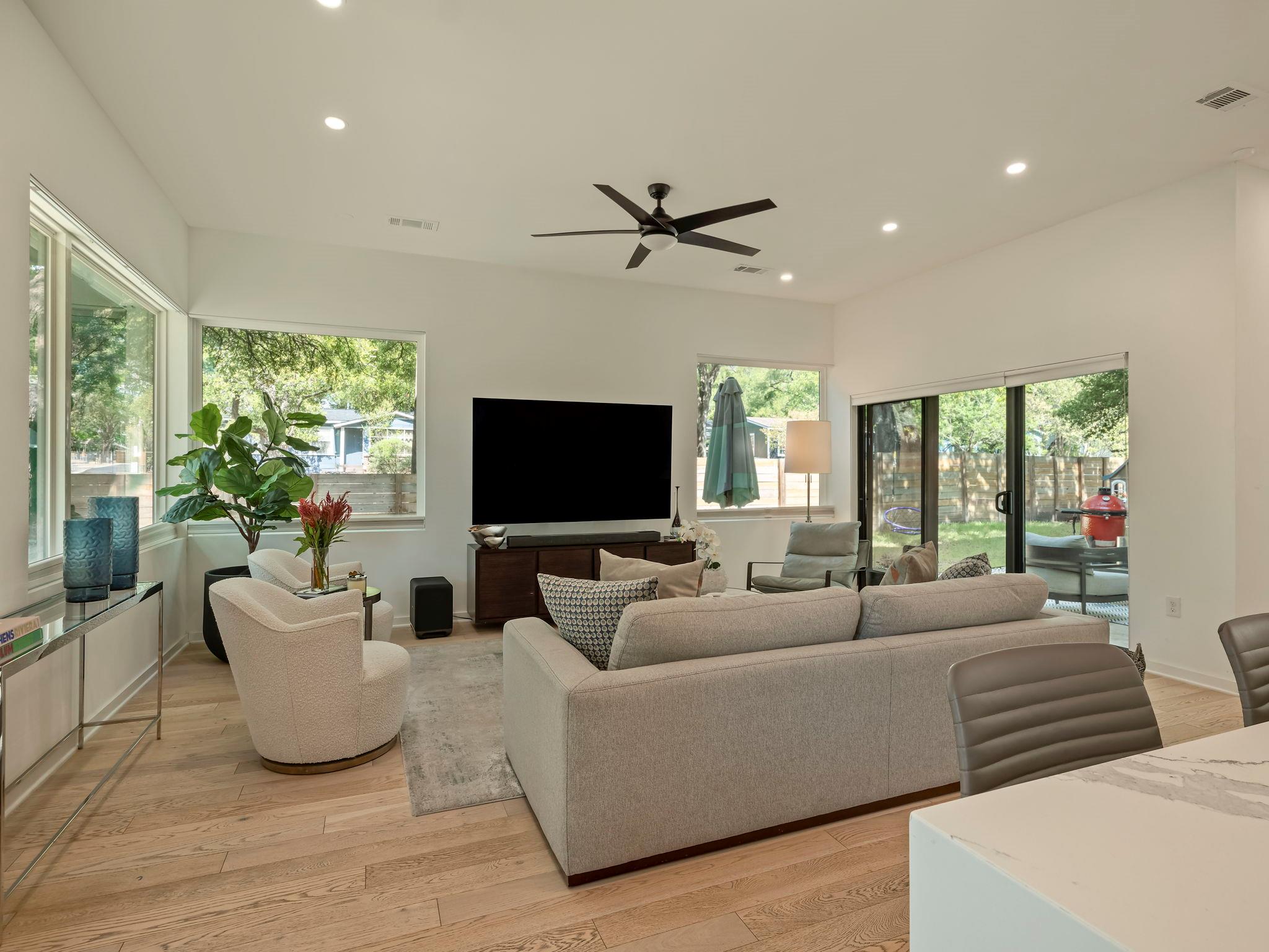 910 Nalide St # B, Austin, TX 78745