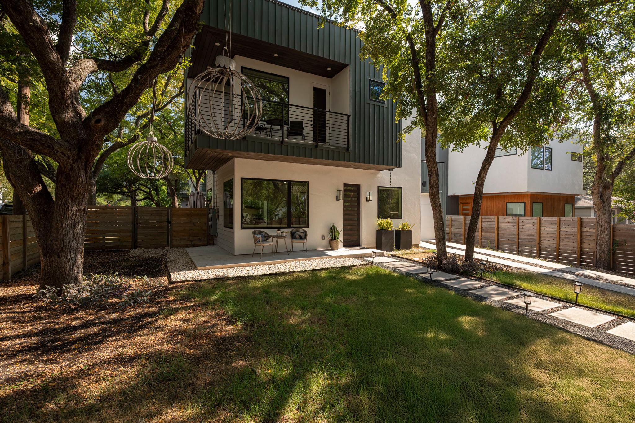 910 Nalide St # B, Austin, TX 78745