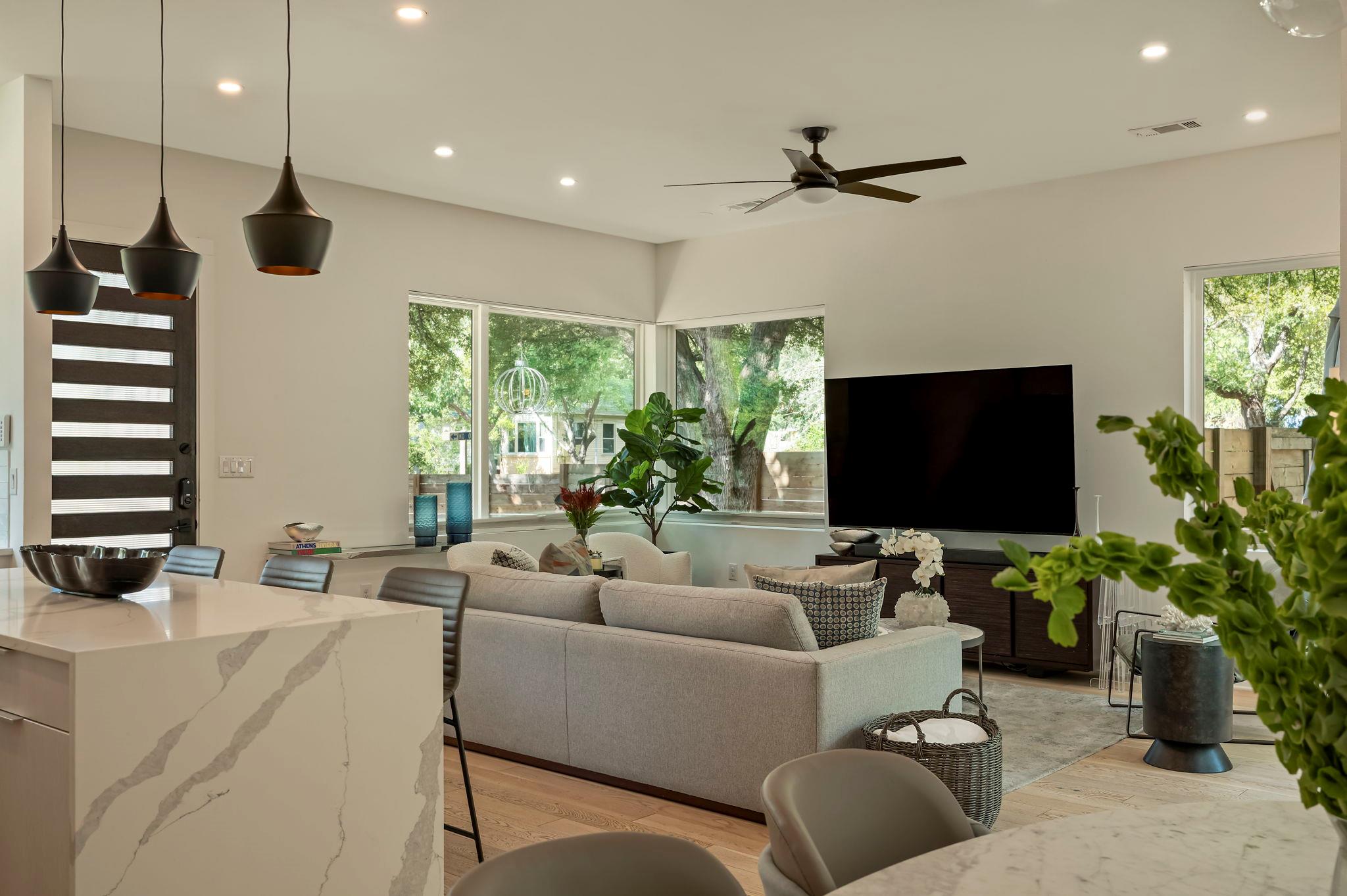 910 Nalide St # B, Austin, TX 78745