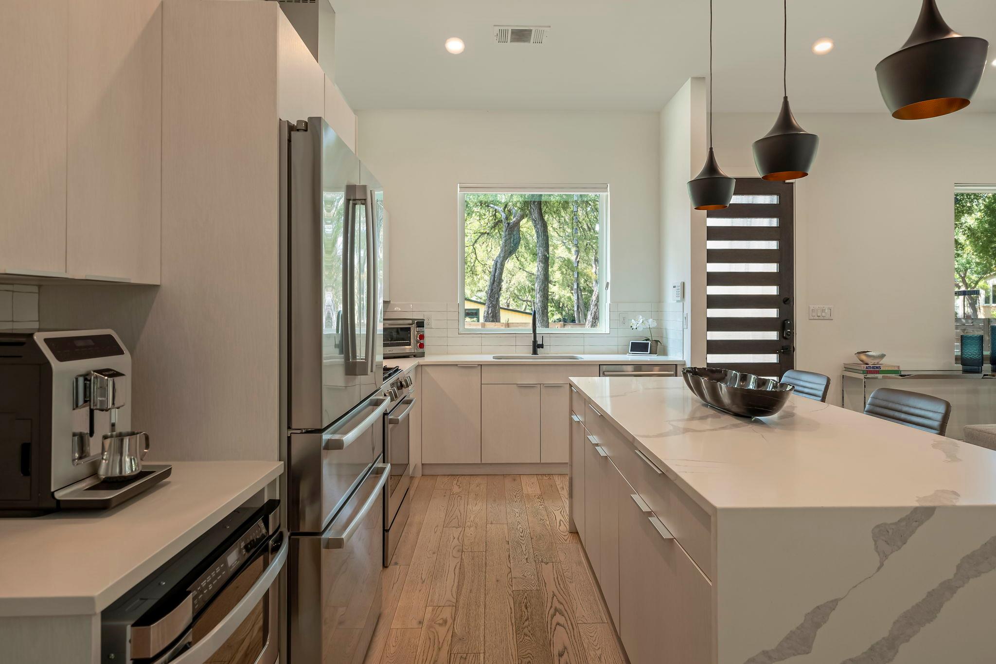 910 Nalide St # B, Austin, TX 78745