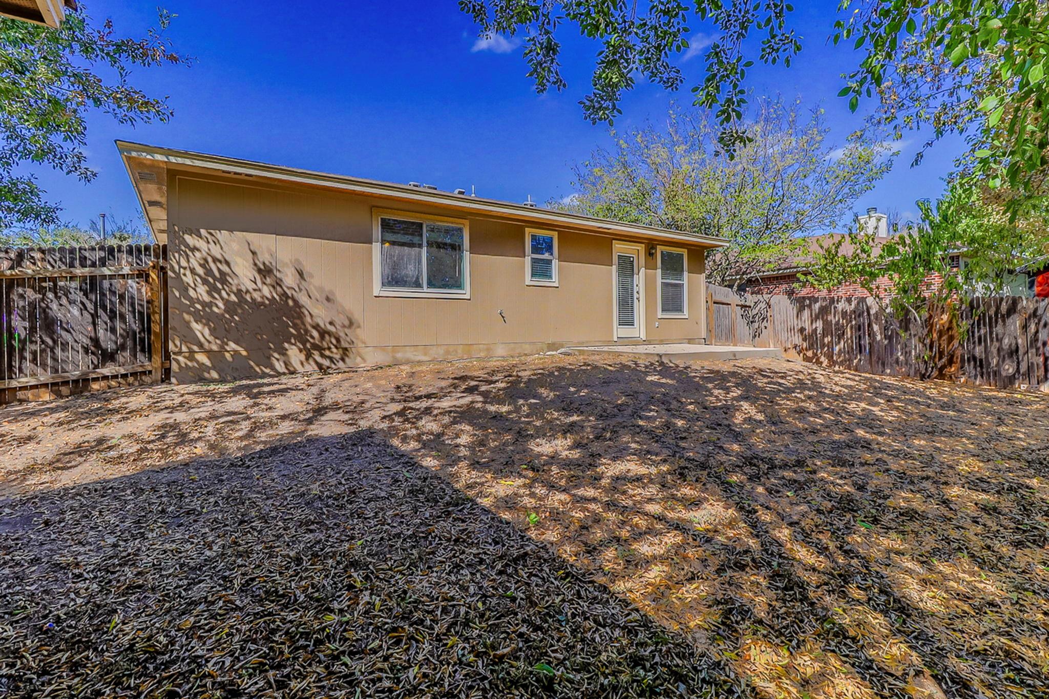 216 Fall Creek Dr, Kyle, TX 78640