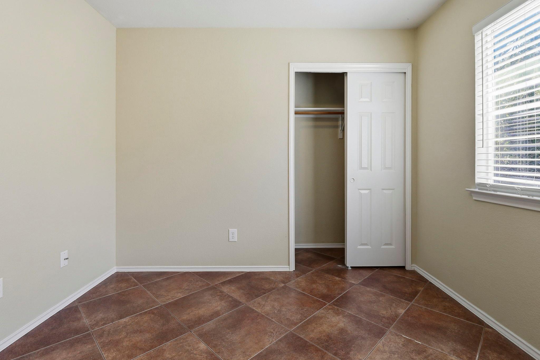 216 Fall Creek Dr, Kyle, TX 78640