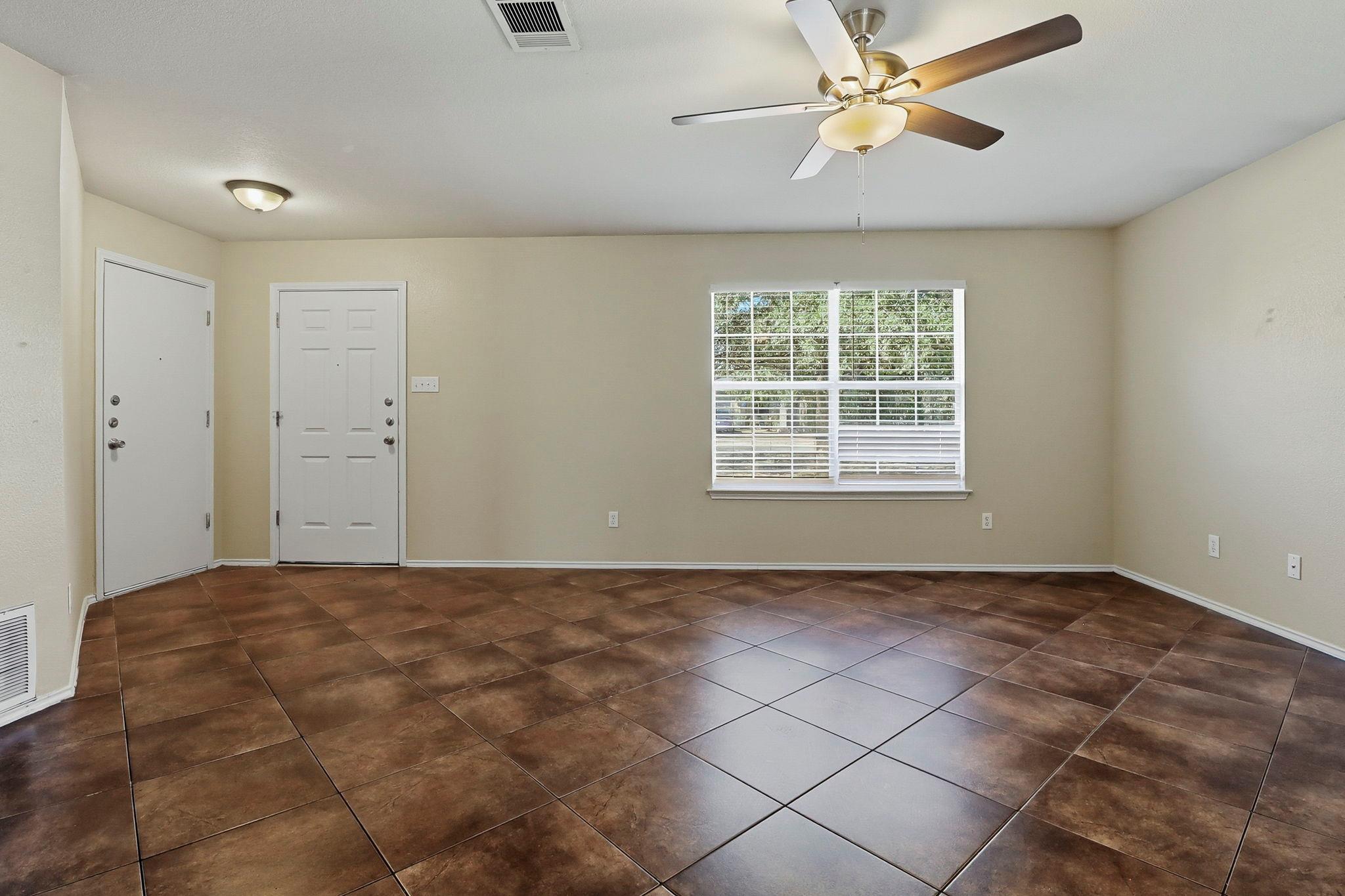 216 Fall Creek Dr, Kyle, TX 78640